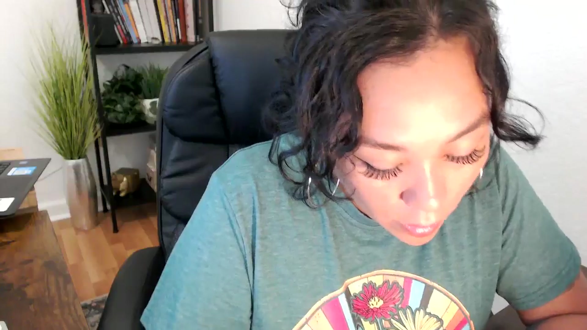 Gallery image thumbnail from MickaylaMinx's myfreecams stream on, 11/01/2024, 19:28 image 3 of 20