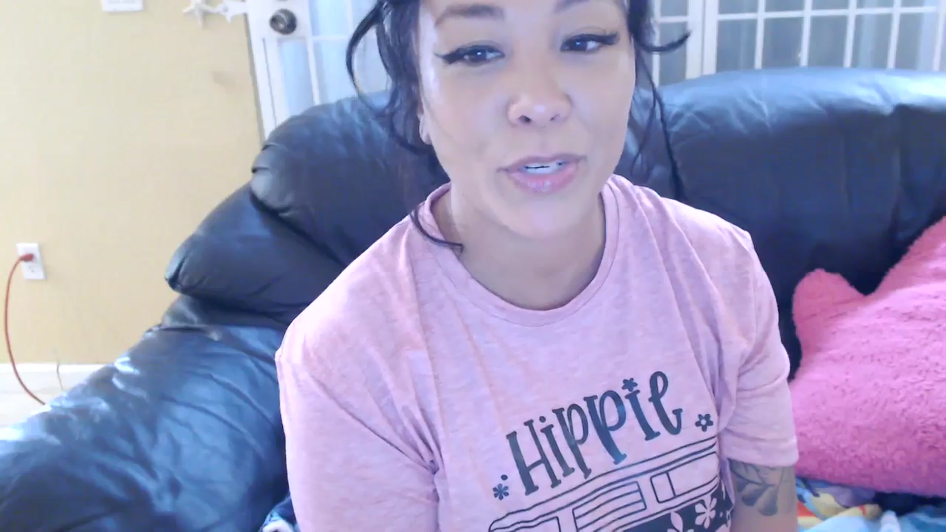 Gallery image thumbnail from MickaylaMinx's myfreecams stream on, 11/03/2024, 19:50 image 3 of 20