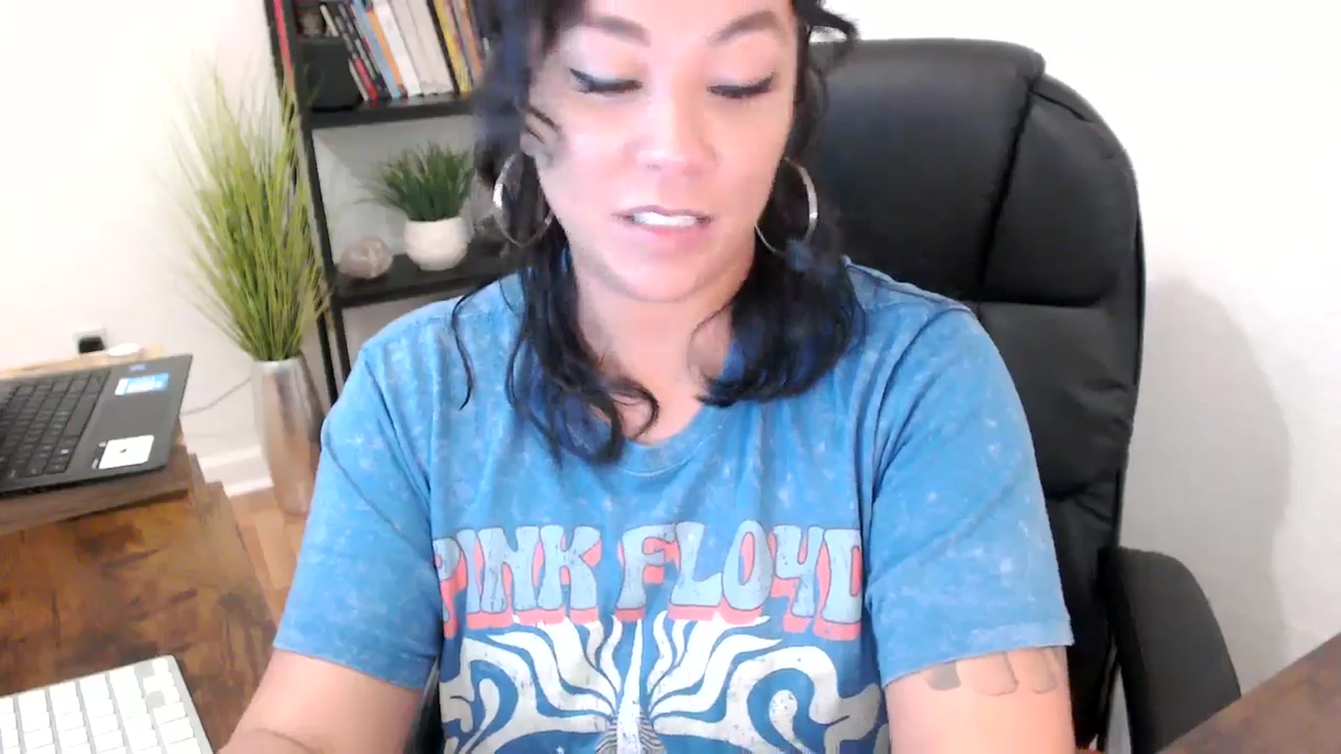 Gallery image thumbnail from MickaylaMinx's myfreecams stream on, 11/04/2024, 15:59 image 11 of 20