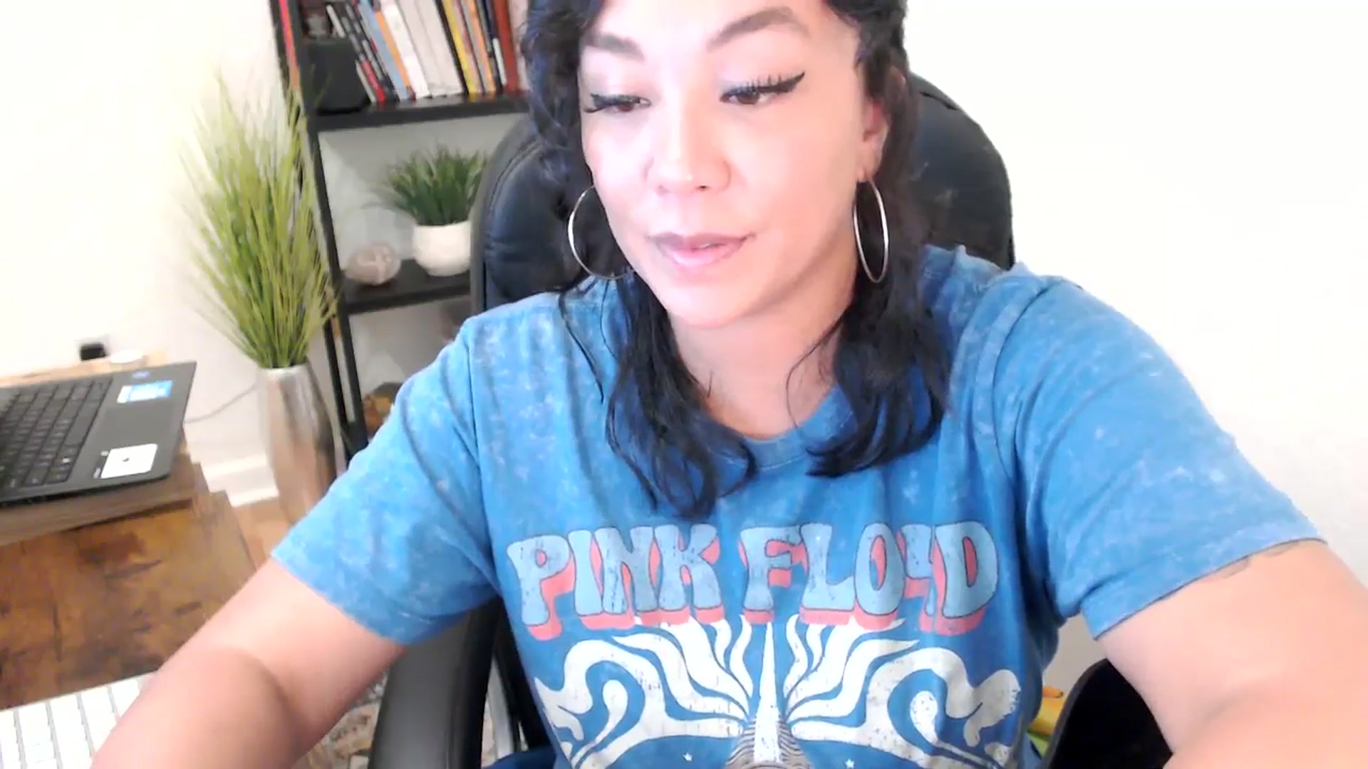 Gallery image thumbnail from MickaylaMinx's myfreecams stream on, 11/04/2024, 15:59 image 17 of 20