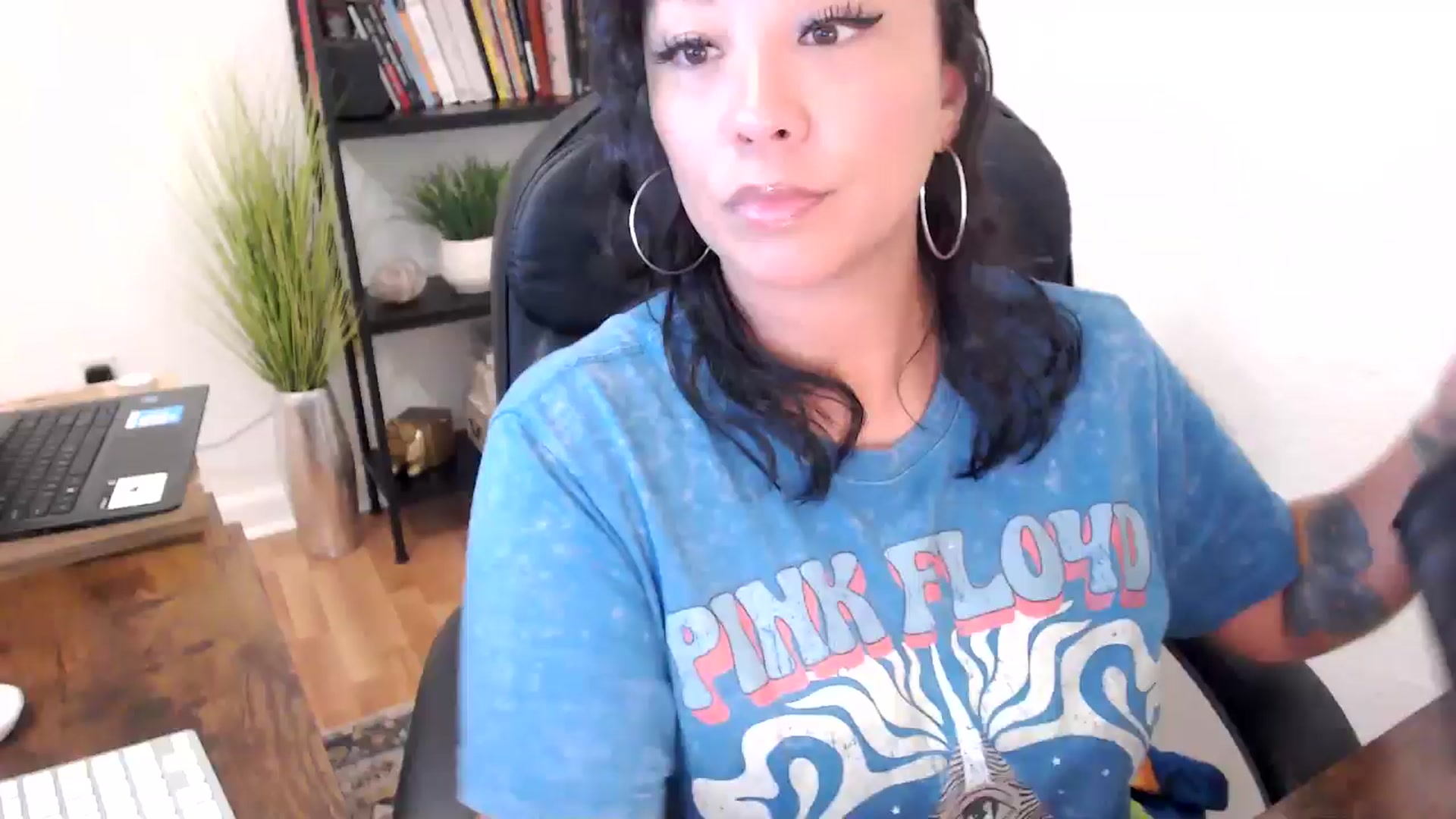 Gallery image thumbnail from MickaylaMinx's myfreecams stream on, 11/04/2024, 15:59 image 1 of 20