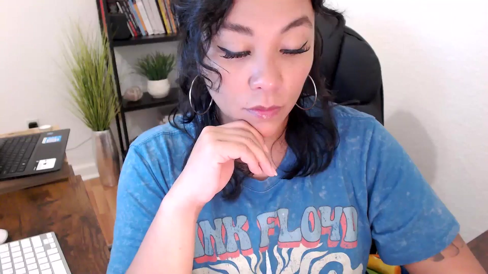 Gallery image thumbnail from MickaylaMinx's myfreecams stream on, 11/04/2024, 15:59 image 2 of 20