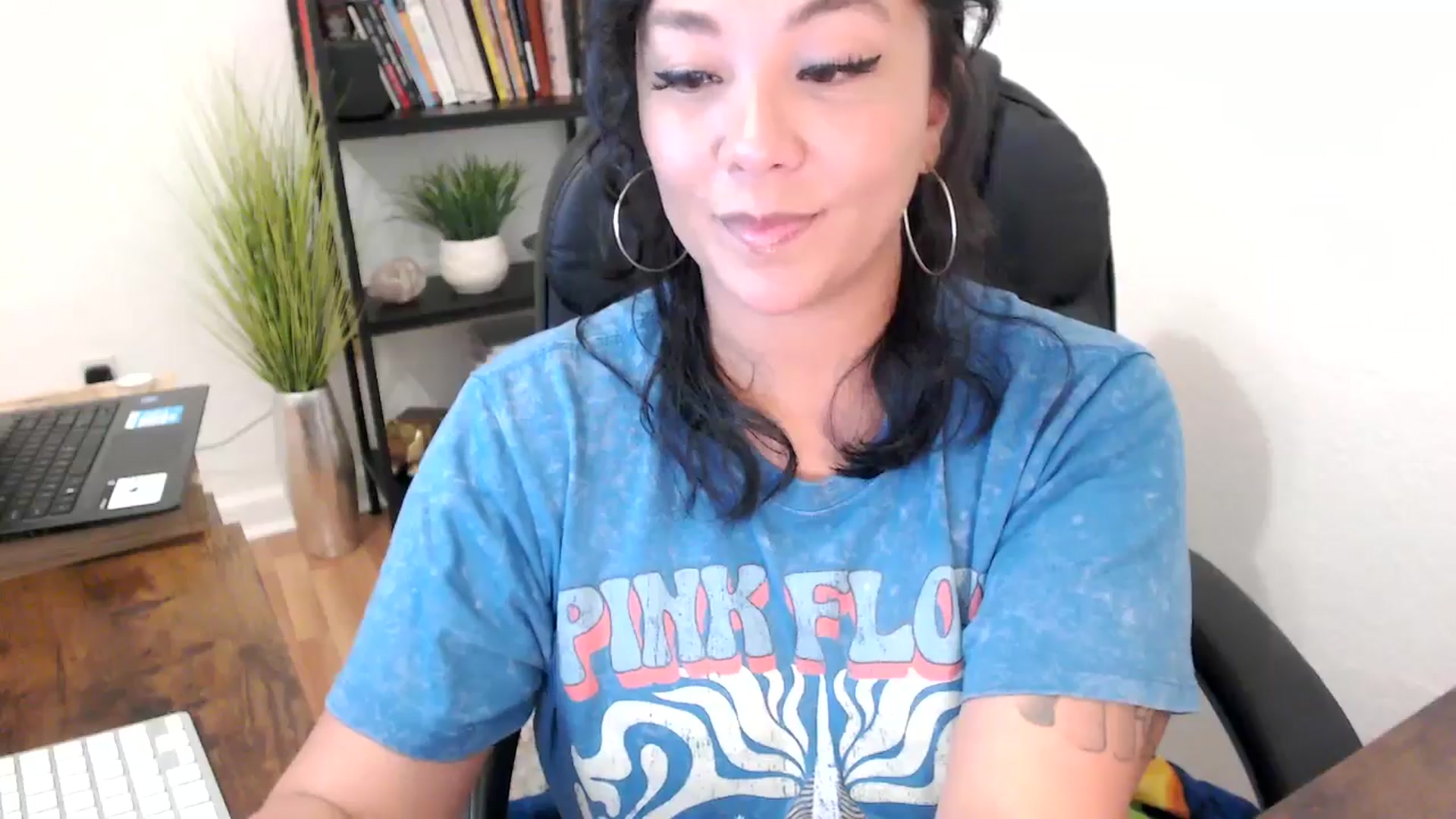 Gallery image thumbnail from MickaylaMinx's myfreecams stream on, 11/04/2024, 15:59 image 19 of 20