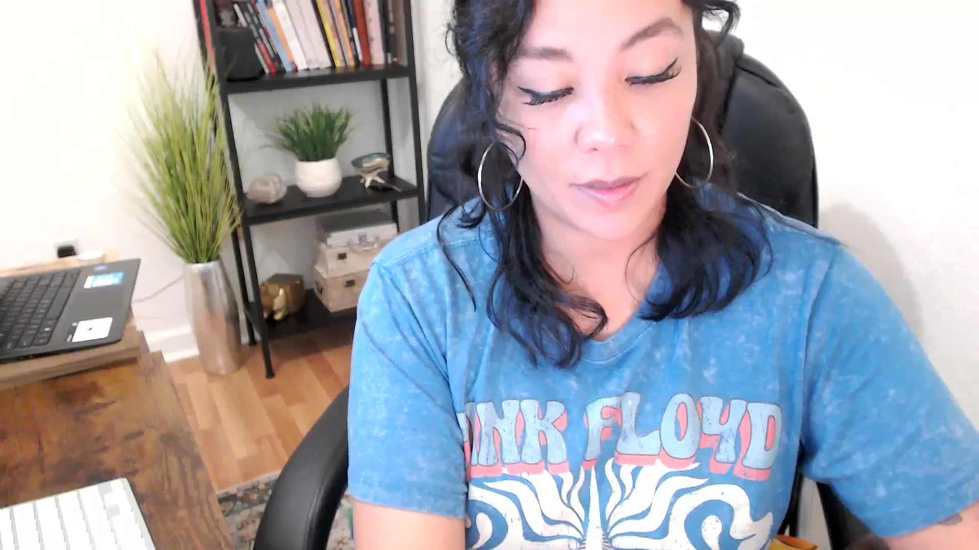 Gallery image thumbnail from MickaylaMinx's myfreecams stream on, 11/04/2024, 15:59 image 12 of 20