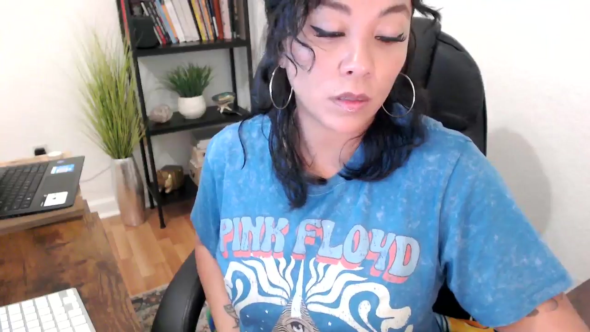 Gallery image thumbnail from MickaylaMinx's myfreecams stream on, 11/04/2024, 15:59 image 5 of 20