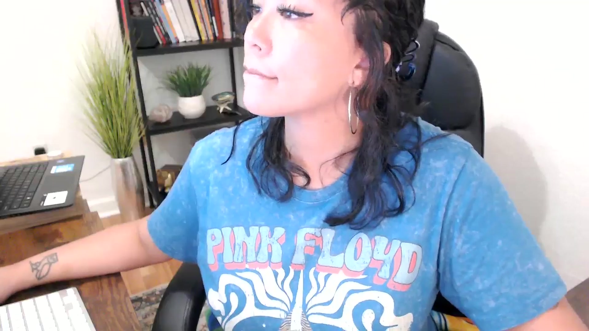 Gallery image thumbnail from MickaylaMinx's myfreecams stream on, 11/04/2024, 15:59 image 8 of 20