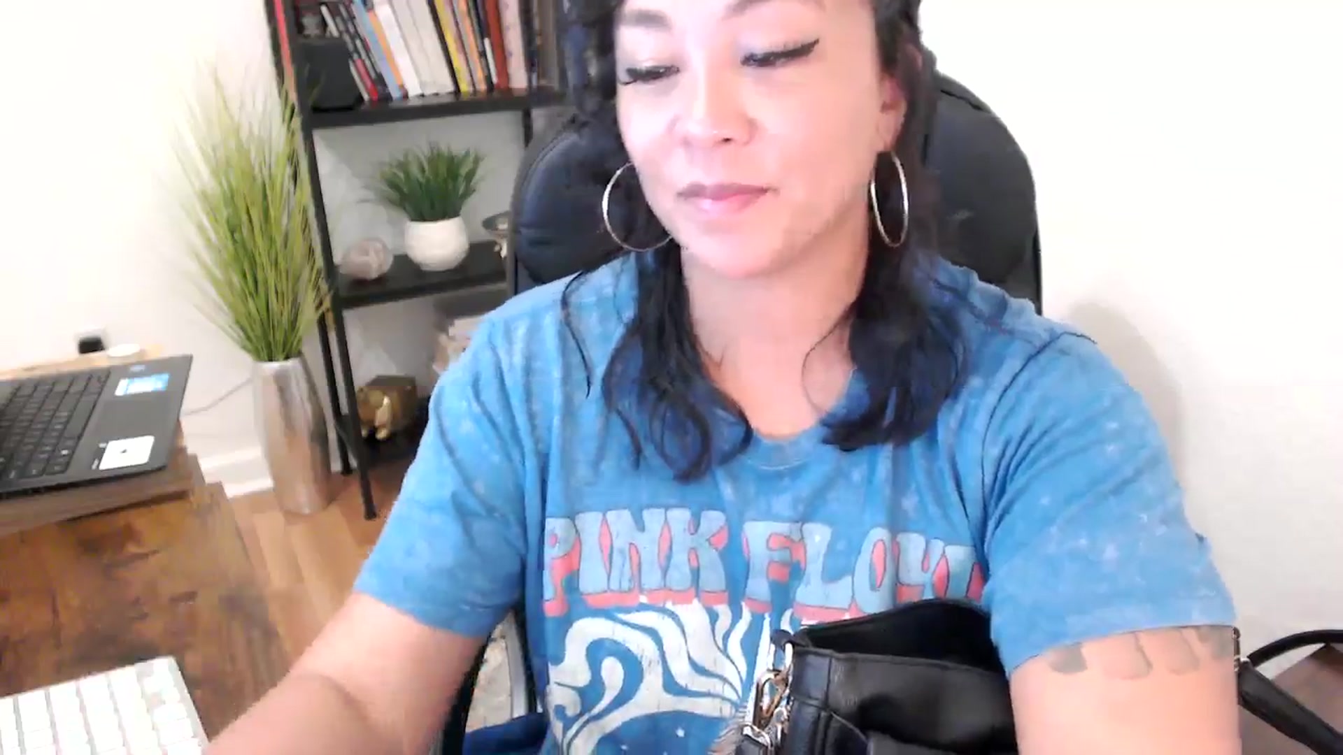 Gallery image thumbnail from MickaylaMinx's myfreecams stream on, 11/04/2024, 15:59 image 16 of 20