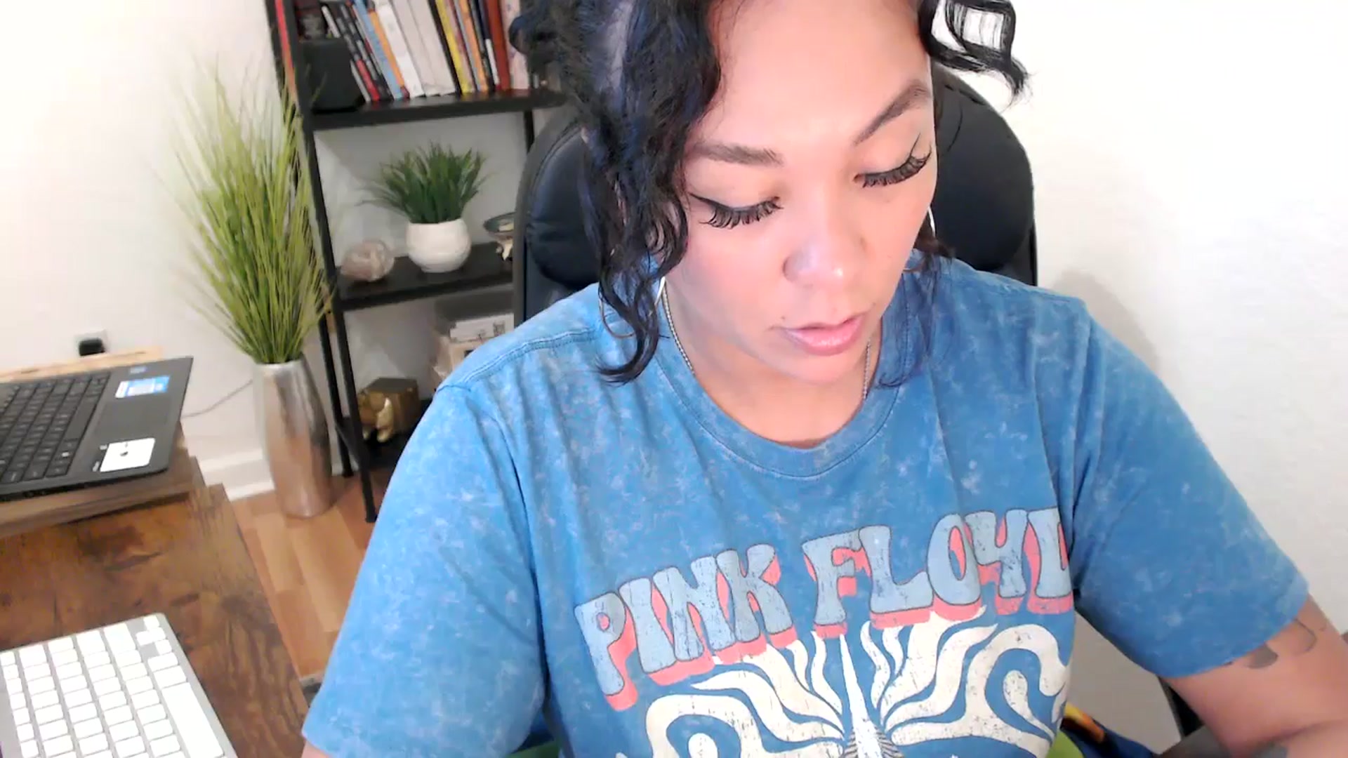Gallery image thumbnail from MickaylaMinx's myfreecams stream on, 11/04/2024, 18:09 image 3 of 20