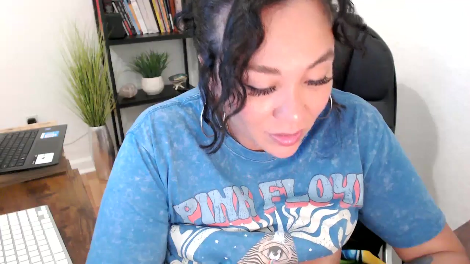 Gallery image thumbnail from MickaylaMinx's myfreecams stream on, 11/04/2024, 18:09 image 11 of 20