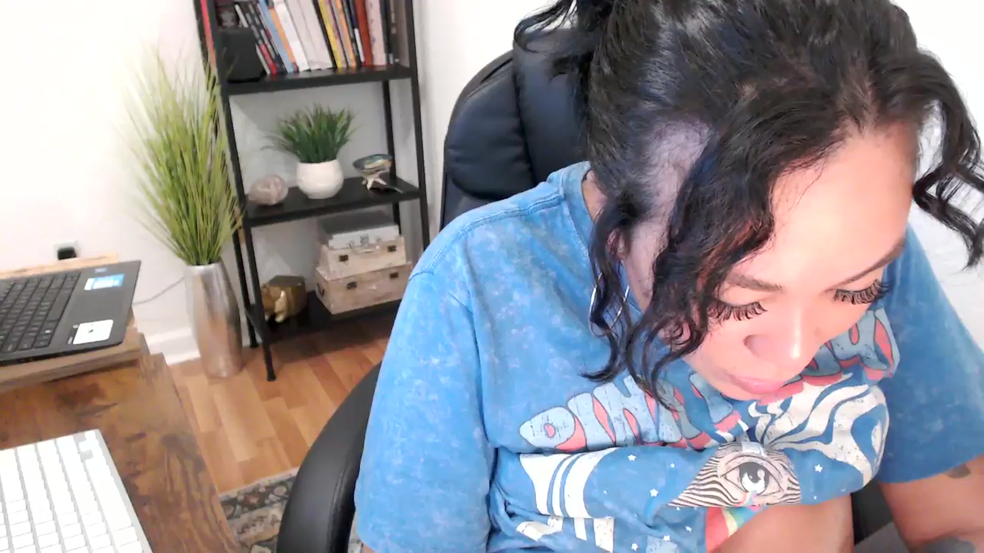 Gallery image thumbnail from MickaylaMinx's myfreecams stream on, 11/04/2024, 18:09 image 8 of 20