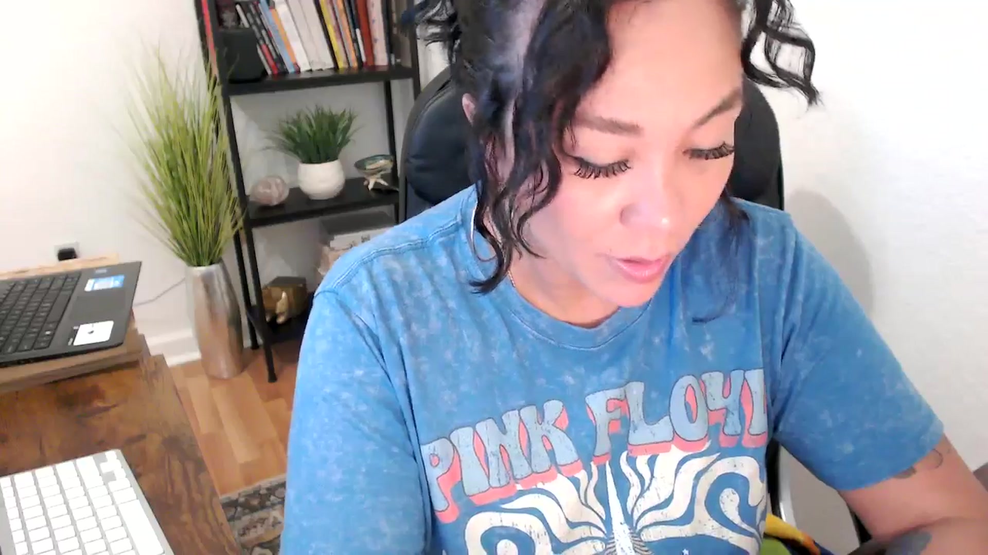 Gallery image thumbnail from MickaylaMinx's myfreecams stream on, 11/04/2024, 18:09 image 2 of 20