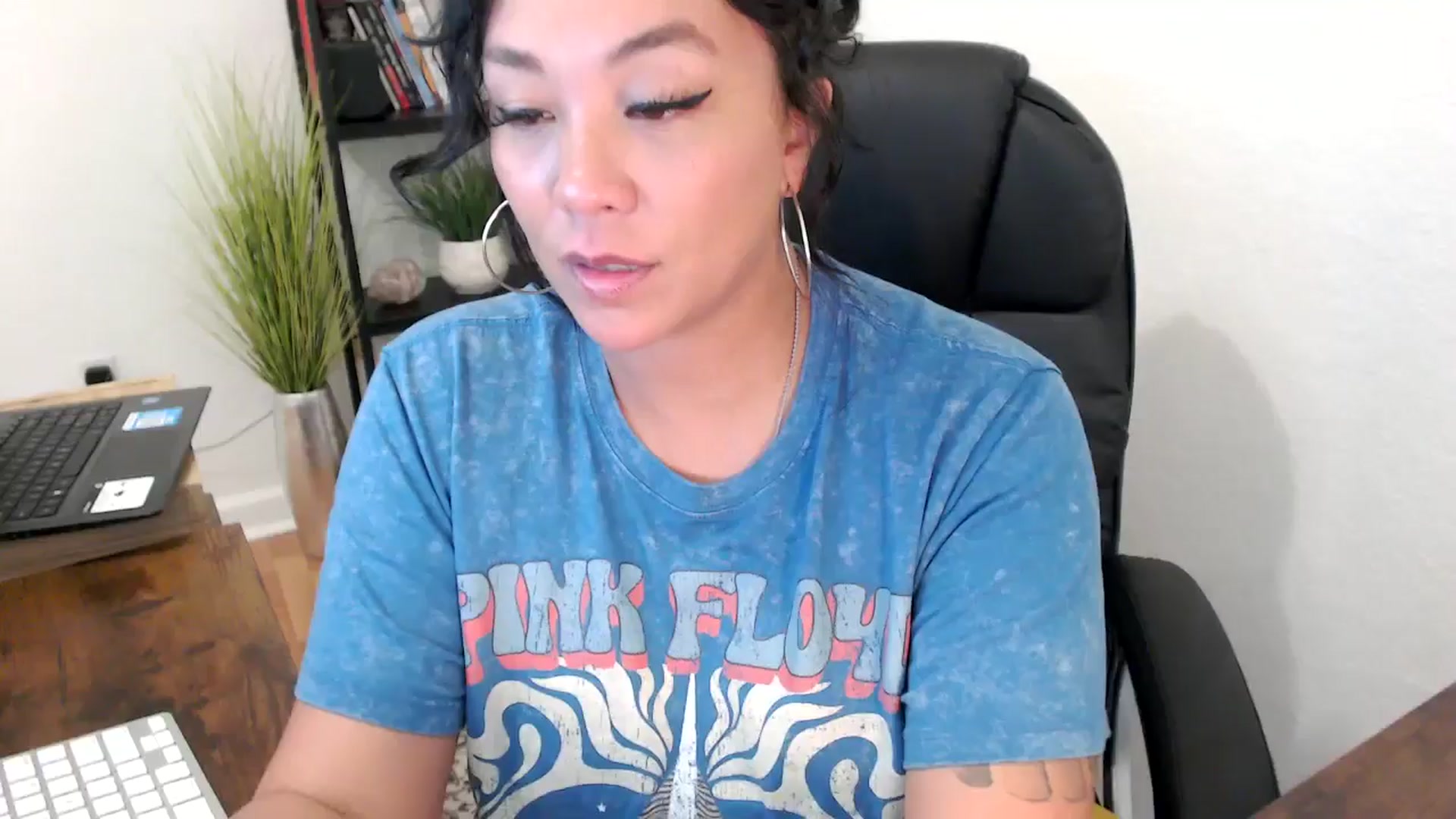 Gallery image thumbnail from MickaylaMinx's myfreecams stream on, 11/04/2024, 19:24 image 6 of 20