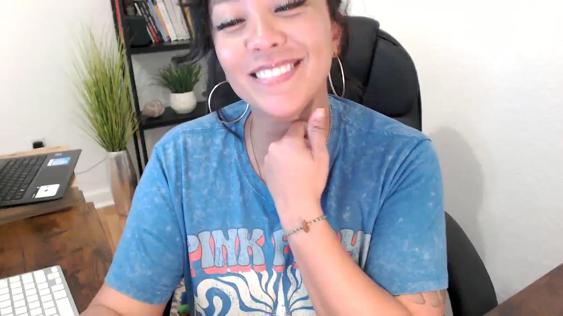 Gallery image thumbnail from MickaylaMinx's myfreecams stream on, 11/04/2024, 19:24 image 13 of 20