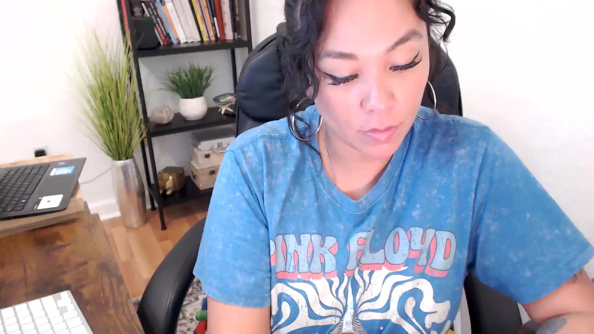 Gallery image thumbnail from MickaylaMinx's myfreecams stream on, 11/04/2024, 19:24 image 11 of 20