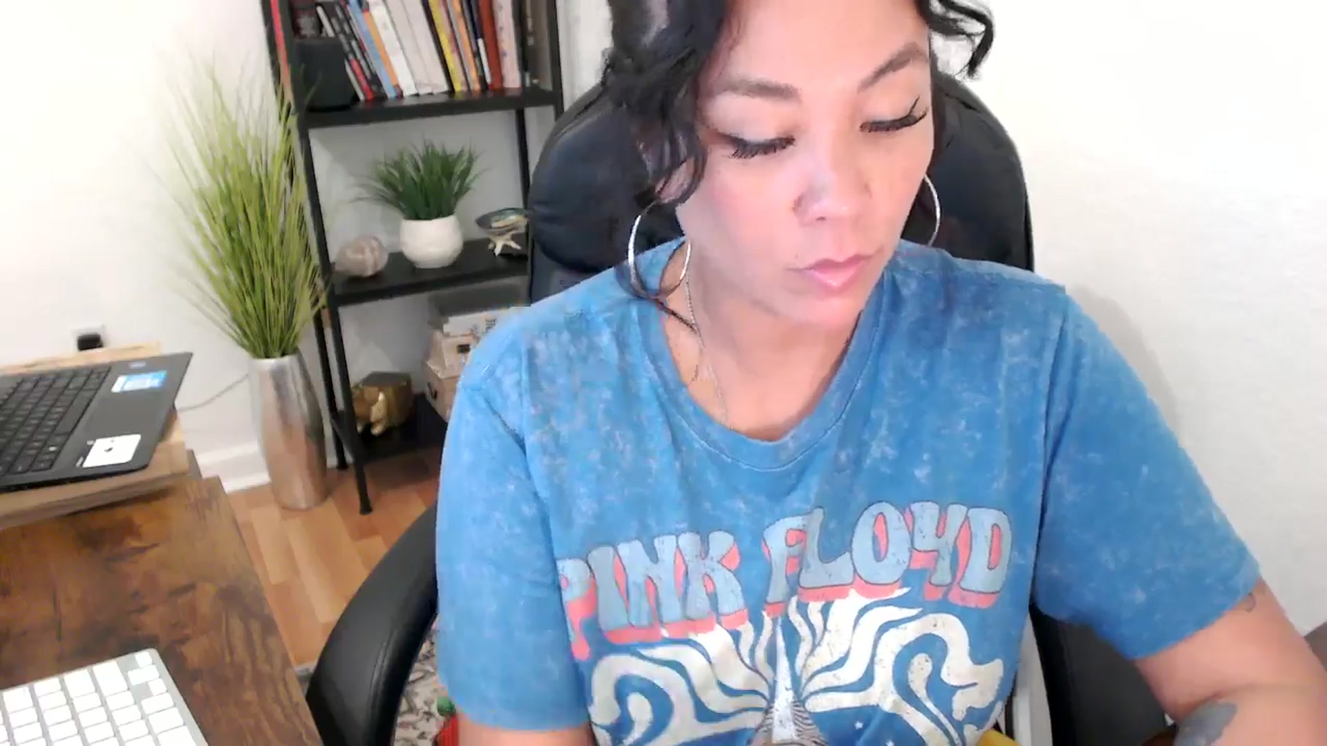 Gallery image thumbnail from MickaylaMinx's myfreecams stream on, 11/04/2024, 19:24 image 12 of 20