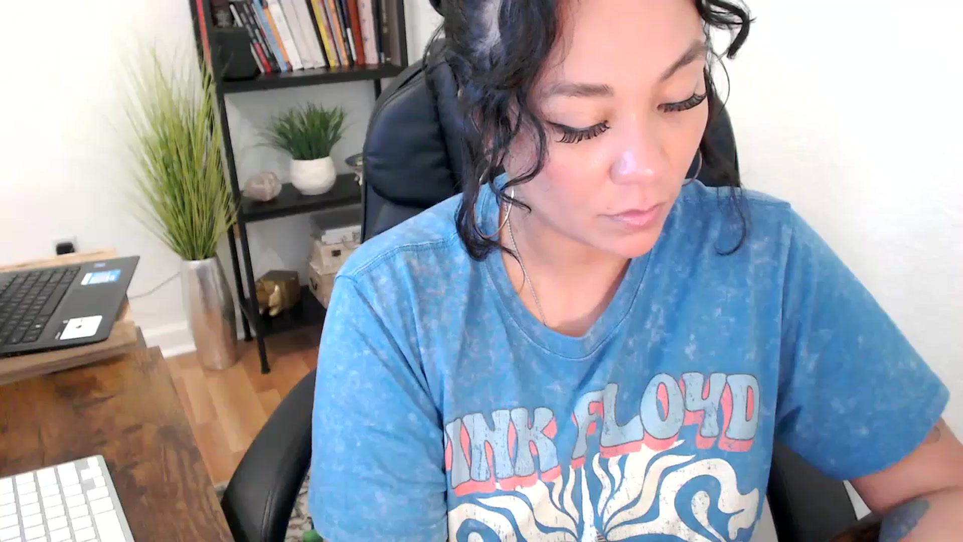 Gallery image thumbnail from MickaylaMinx's myfreecams stream on, 11/04/2024, 19:24 image 17 of 20