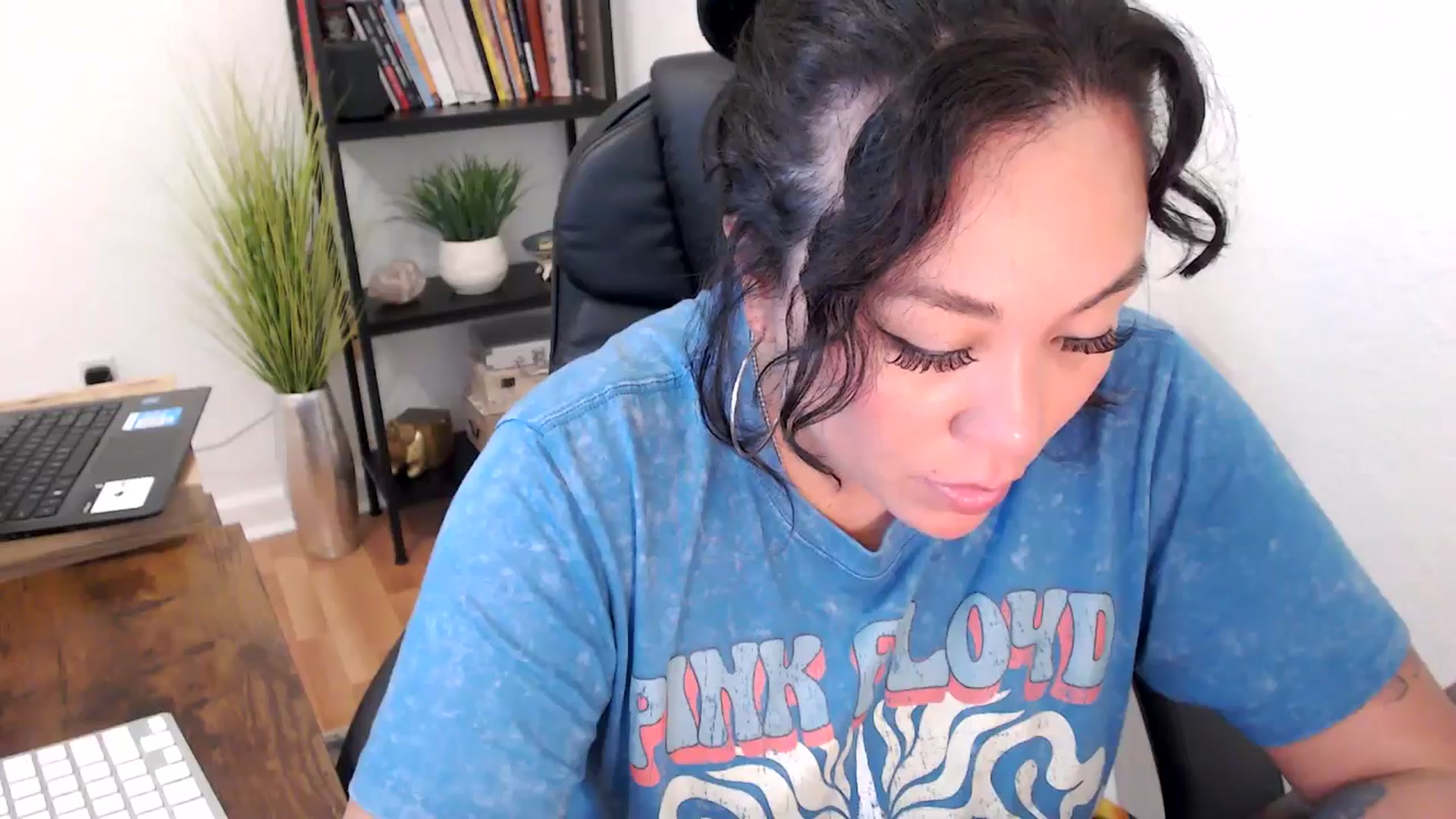 Gallery image thumbnail from MickaylaMinx's myfreecams stream on, 11/04/2024, 19:24 image 9 of 20