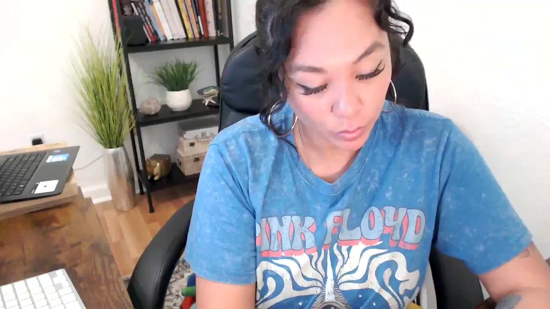 Gallery image thumbnail from MickaylaMinx's myfreecams stream on, 11/04/2024, 19:24 image 10 of 20