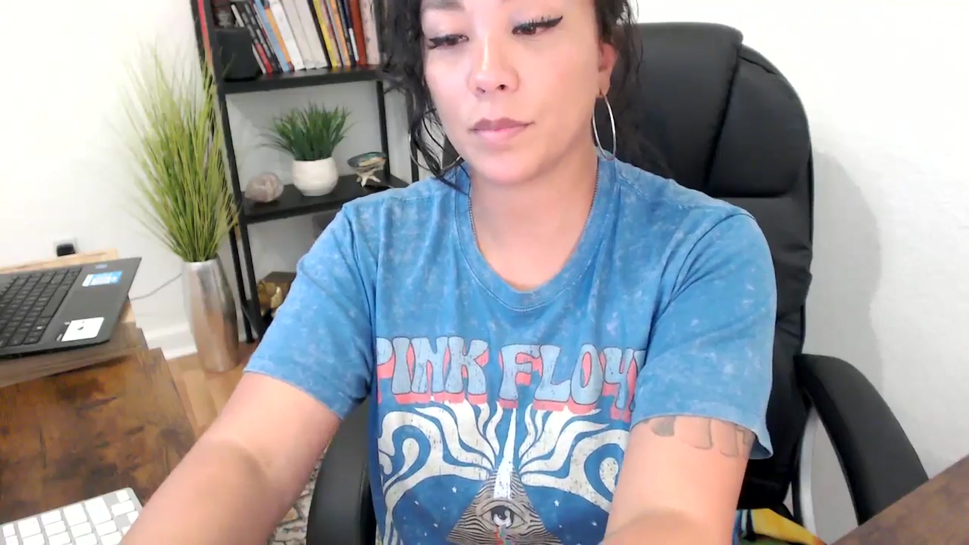 Gallery image thumbnail from MickaylaMinx's myfreecams stream on, 11/04/2024, 20:26 image 17 of 20