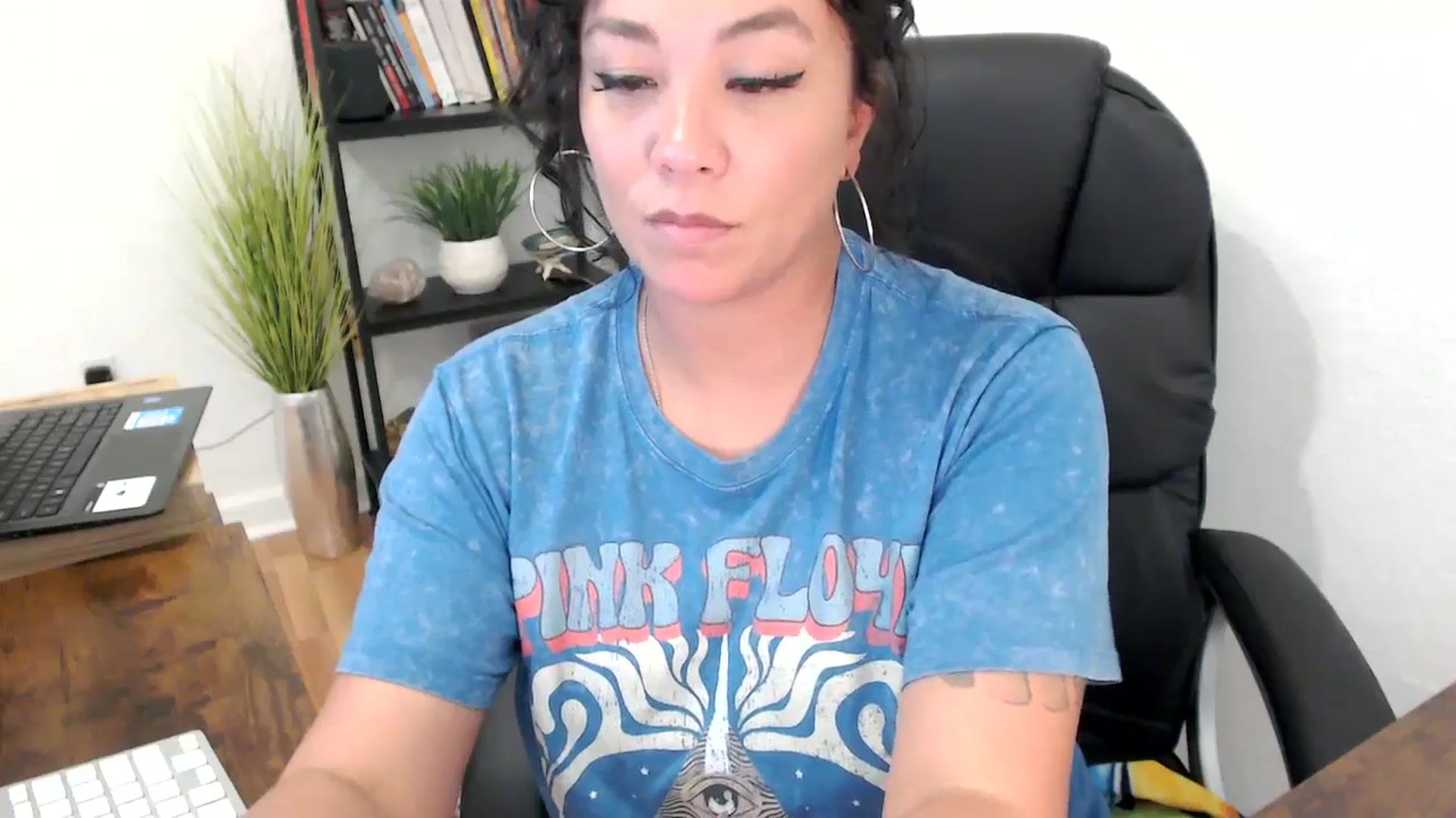 Gallery image thumbnail from MickaylaMinx's myfreecams stream on, 11/04/2024, 20:26 image 10 of 20