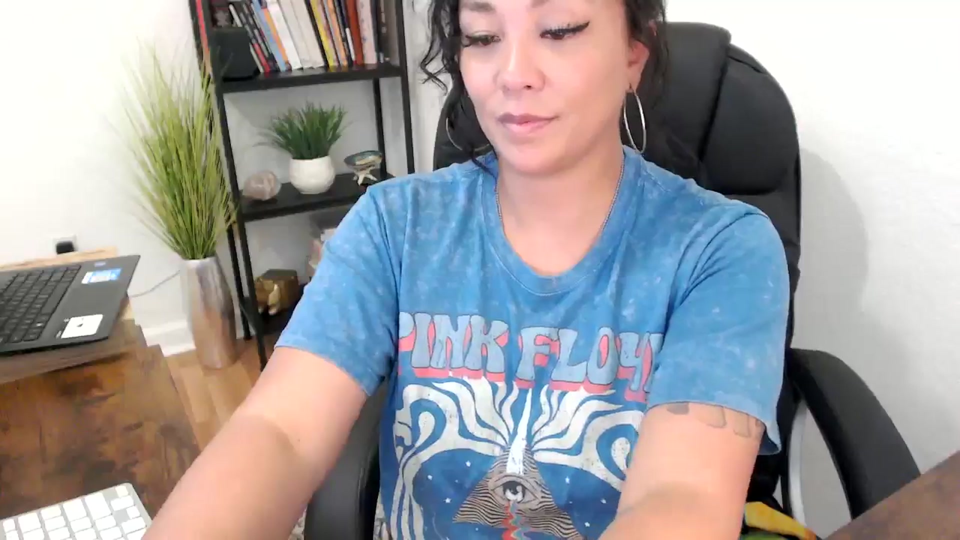 Gallery image thumbnail from MickaylaMinx's myfreecams stream on, 11/04/2024, 20:26 image 15 of 20