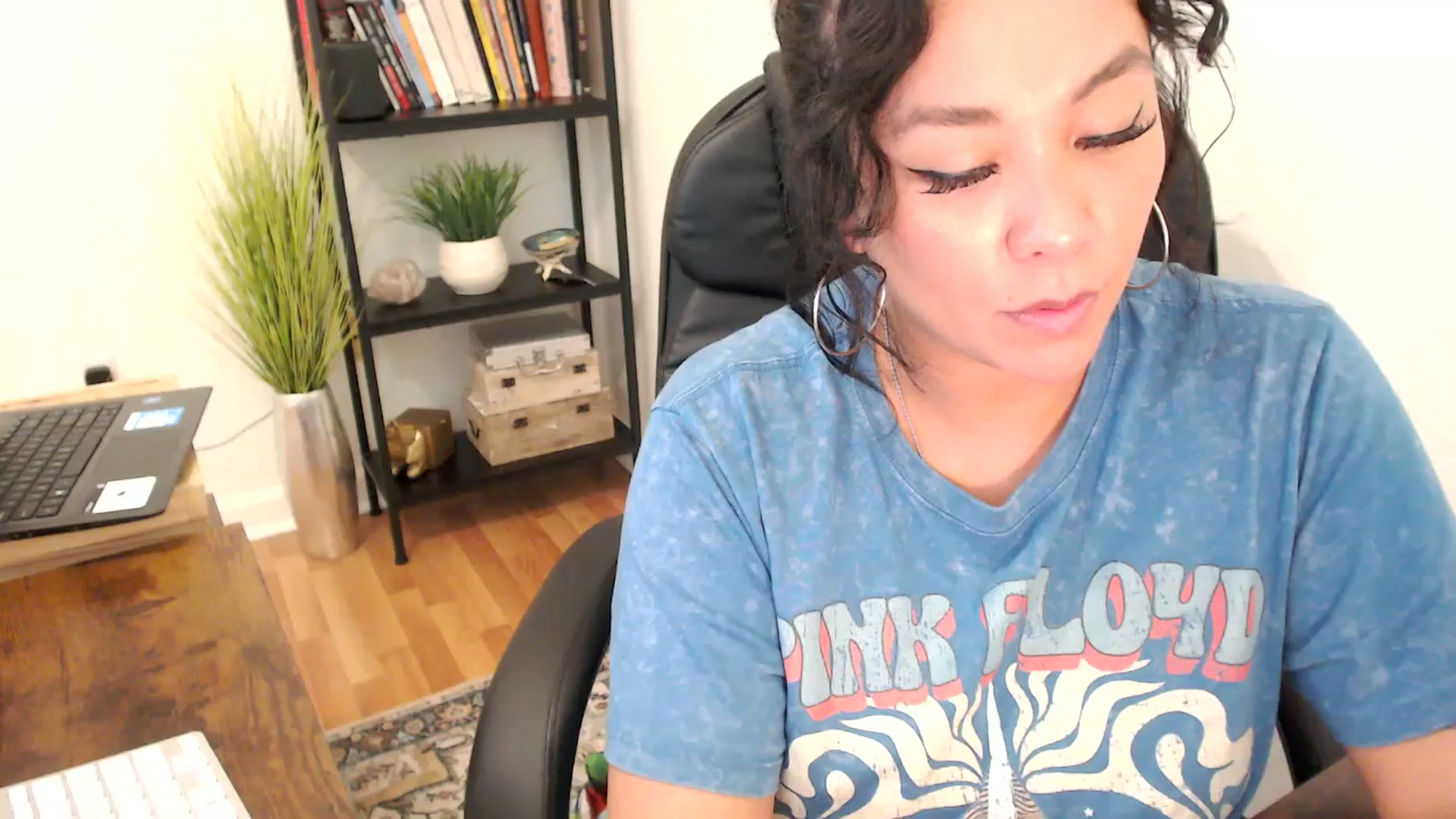 Gallery image thumbnail from MickaylaMinx's myfreecams stream on, 11/04/2024, 20:26 image 12 of 20