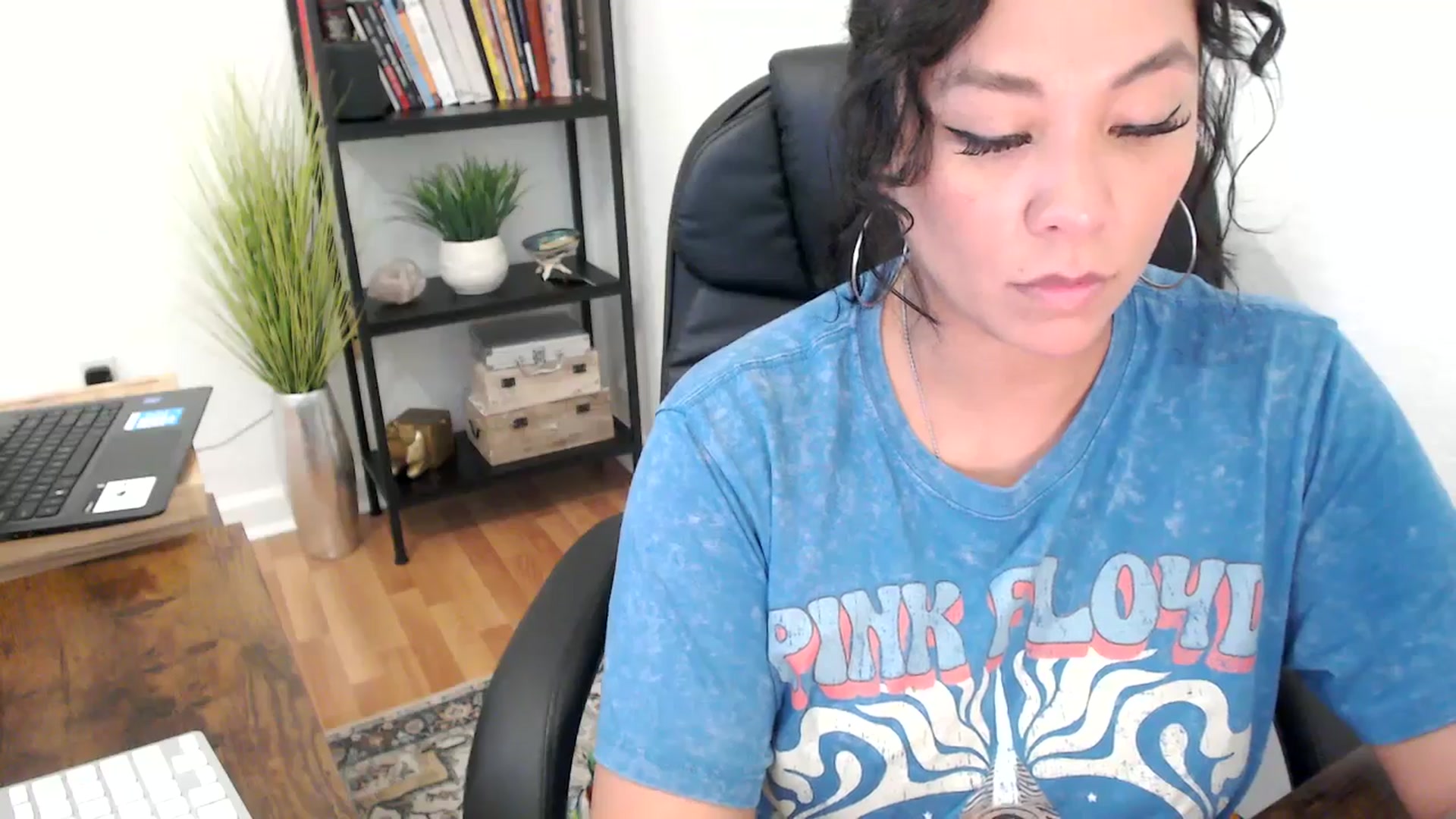 Gallery image thumbnail from MickaylaMinx's myfreecams stream on, 11/04/2024, 20:26 image 9 of 20