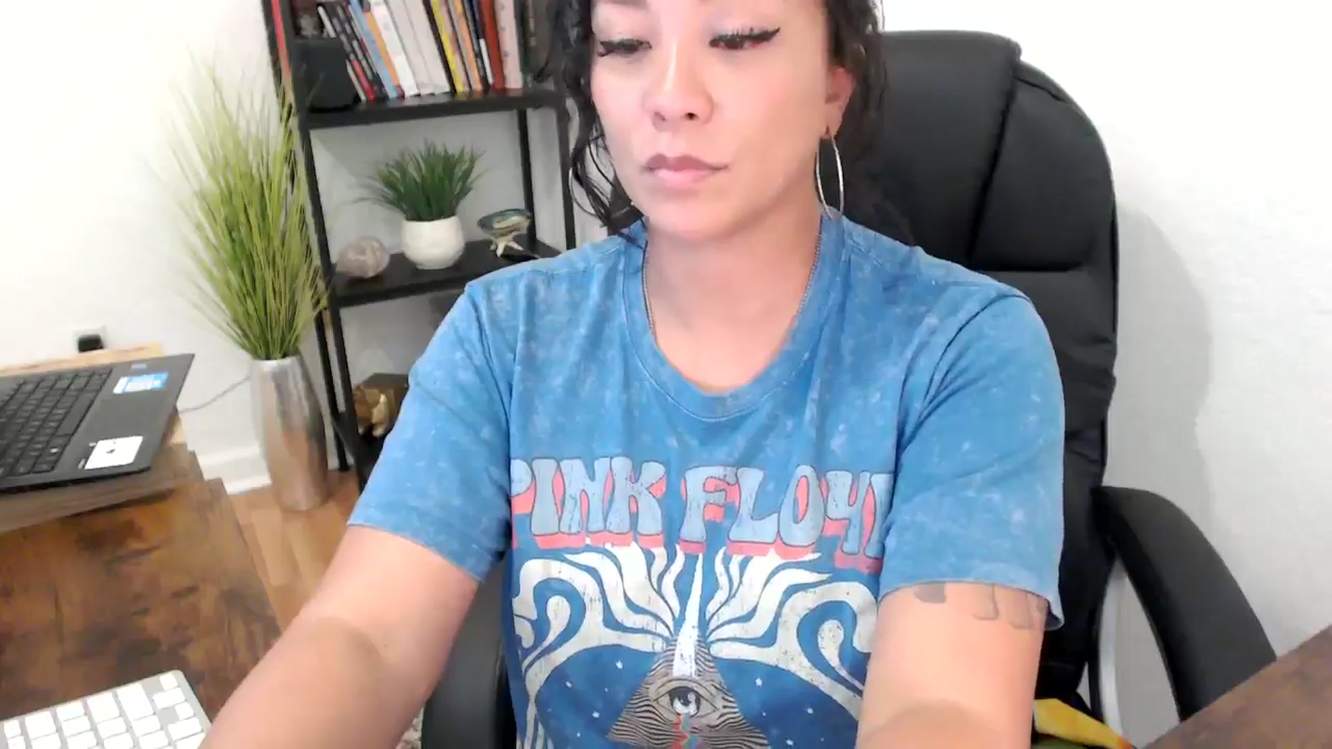 Gallery image thumbnail from MickaylaMinx's myfreecams stream on, 11/04/2024, 20:26 image 16 of 20