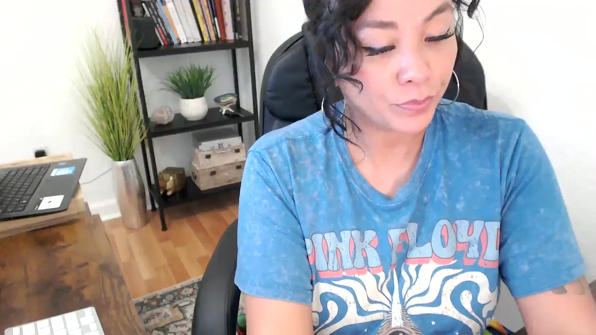 Gallery image thumbnail from MickaylaMinx's myfreecams stream on, 11/04/2024, 20:56 image 5 of 20