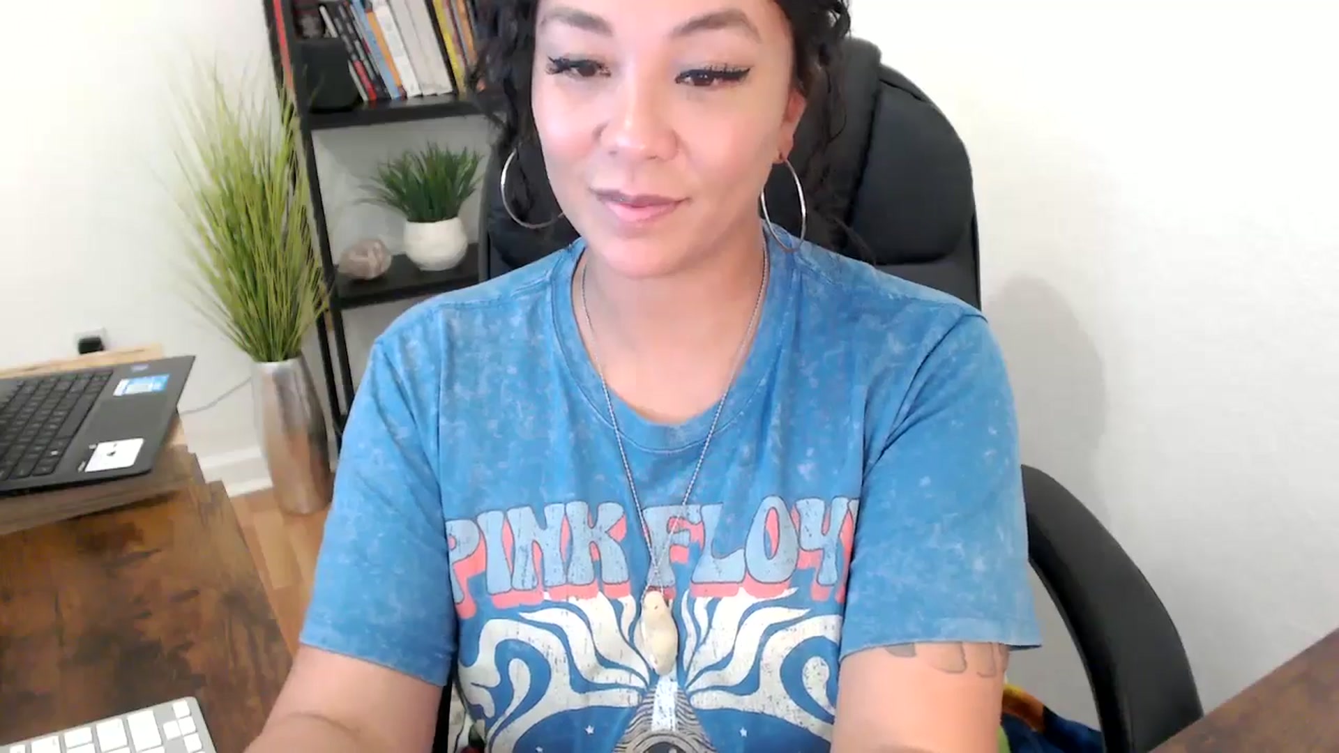 Gallery image thumbnail from MickaylaMinx's myfreecams stream on, 11/04/2024, 20:56 image 14 of 20
