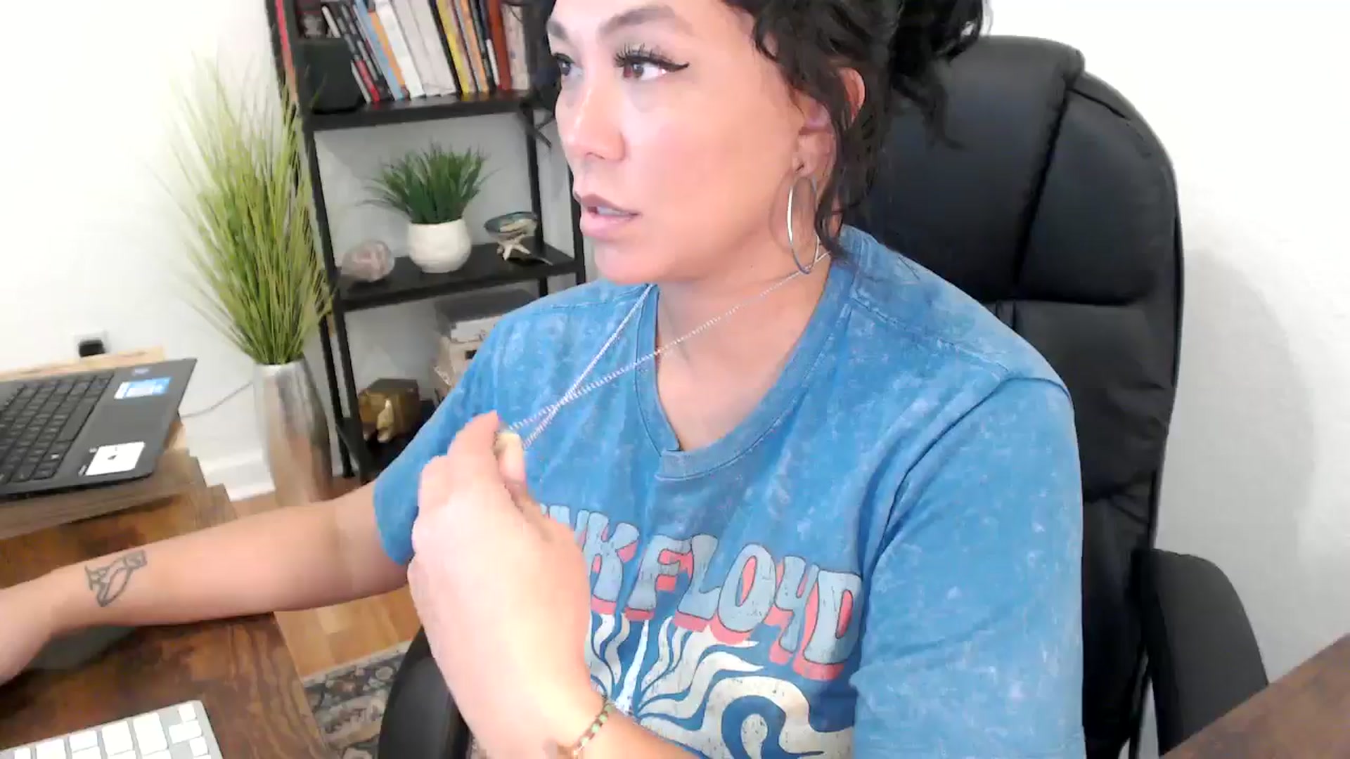 Gallery image thumbnail from MickaylaMinx's myfreecams stream on, 11/04/2024, 20:56 image 8 of 20