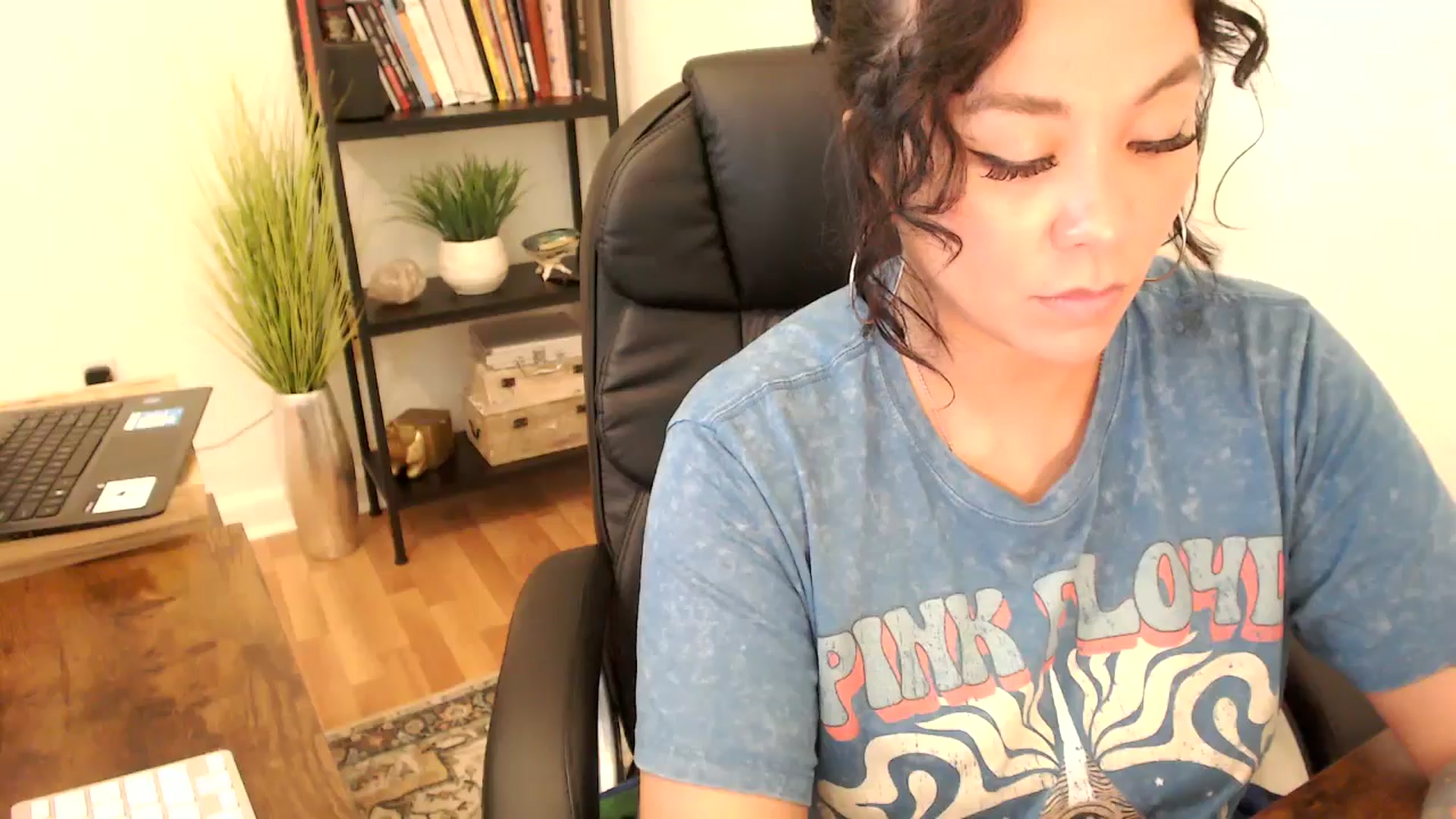 Gallery image thumbnail from MickaylaMinx's myfreecams stream on, 11/04/2024, 20:56 image 2 of 20