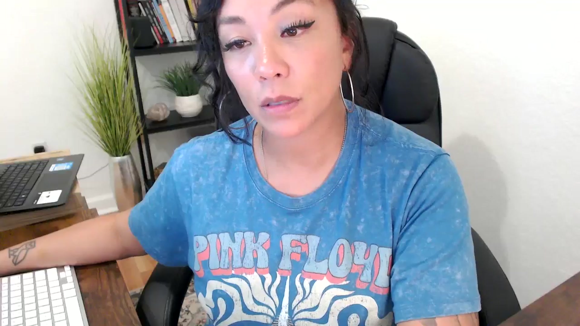 Gallery image thumbnail from MickaylaMinx's myfreecams stream on, 11/04/2024, 21:42 image 4 of 20