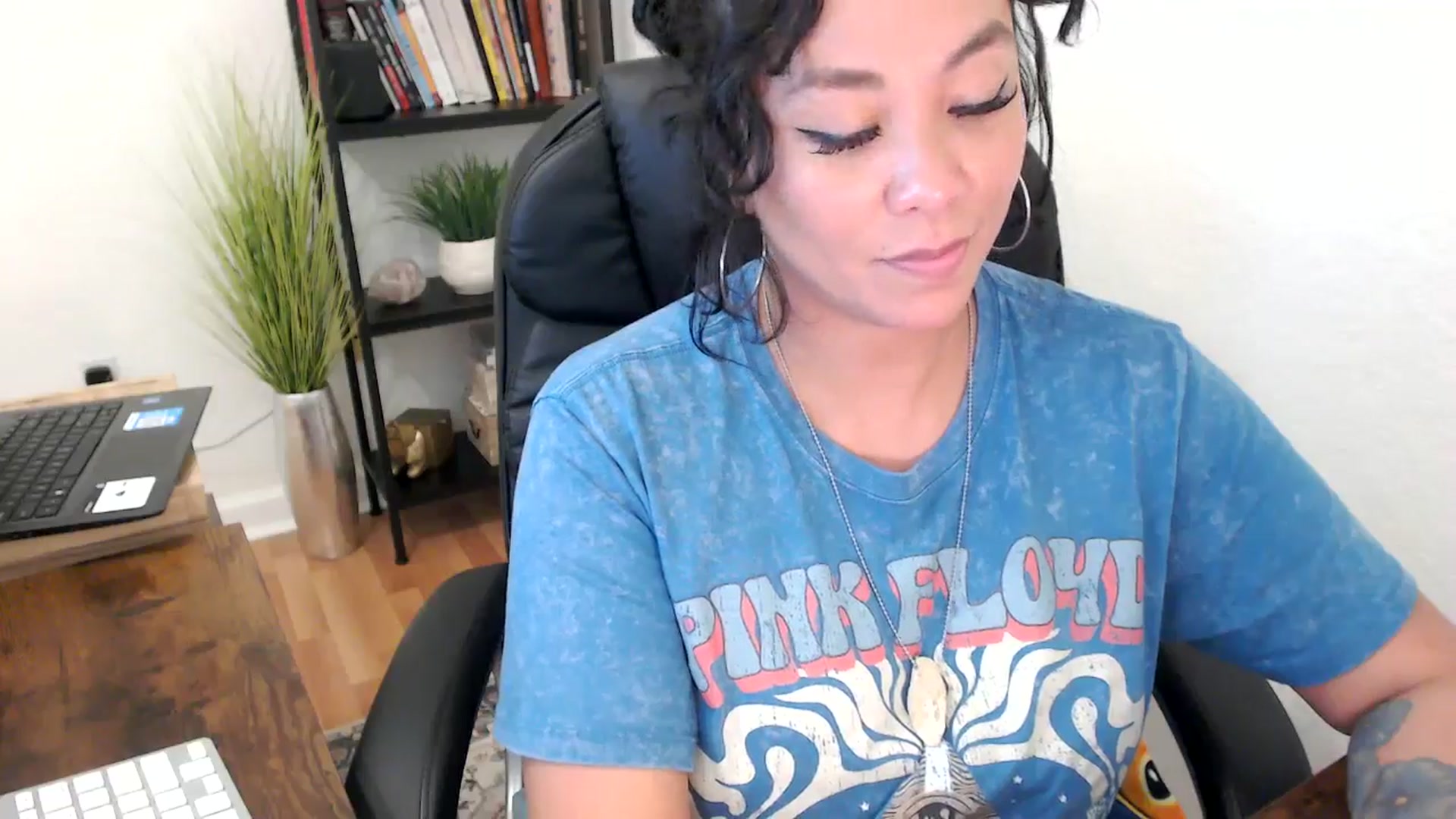 Gallery image thumbnail from MickaylaMinx's myfreecams stream on, 11/04/2024, 21:42 image 13 of 20