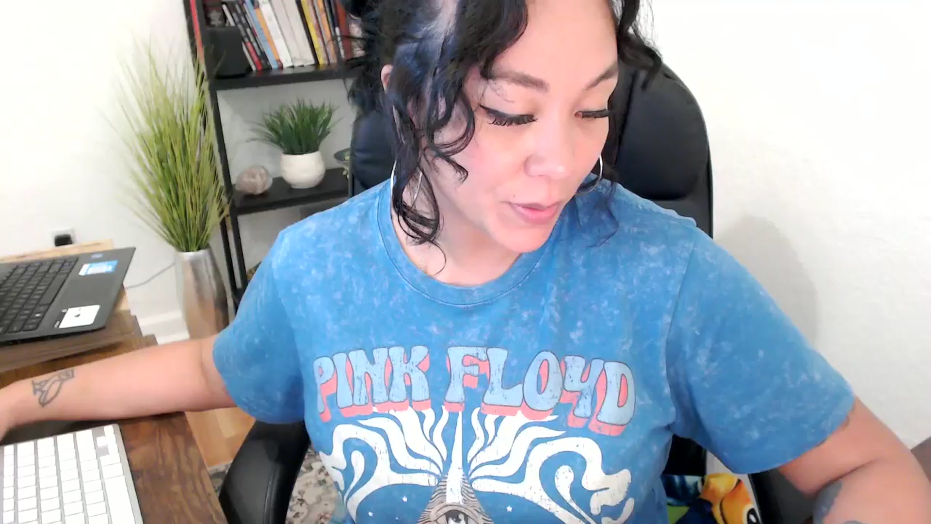 Gallery image thumbnail from MickaylaMinx's myfreecams stream on, 11/04/2024, 21:42 image 1 of 20