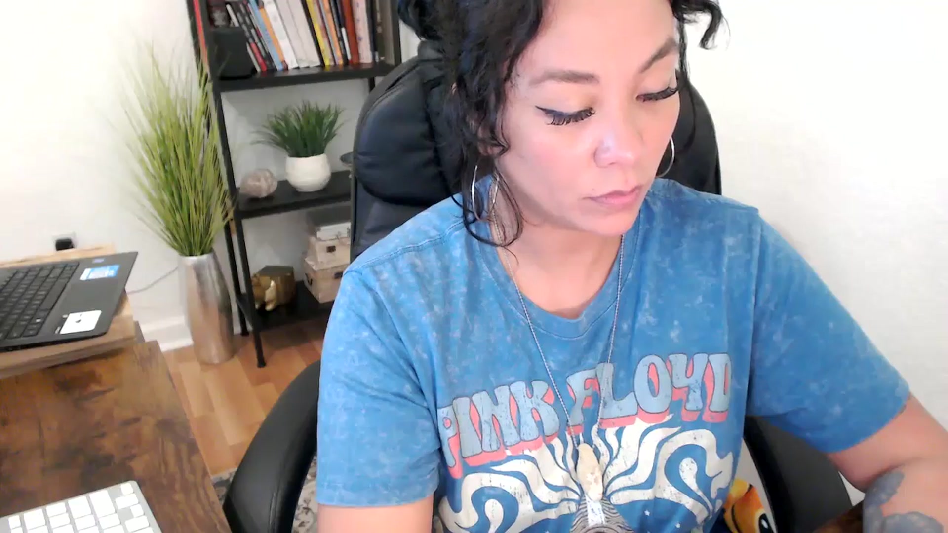 Gallery image thumbnail from MickaylaMinx's myfreecams stream on, 11/04/2024, 21:42 image 16 of 20