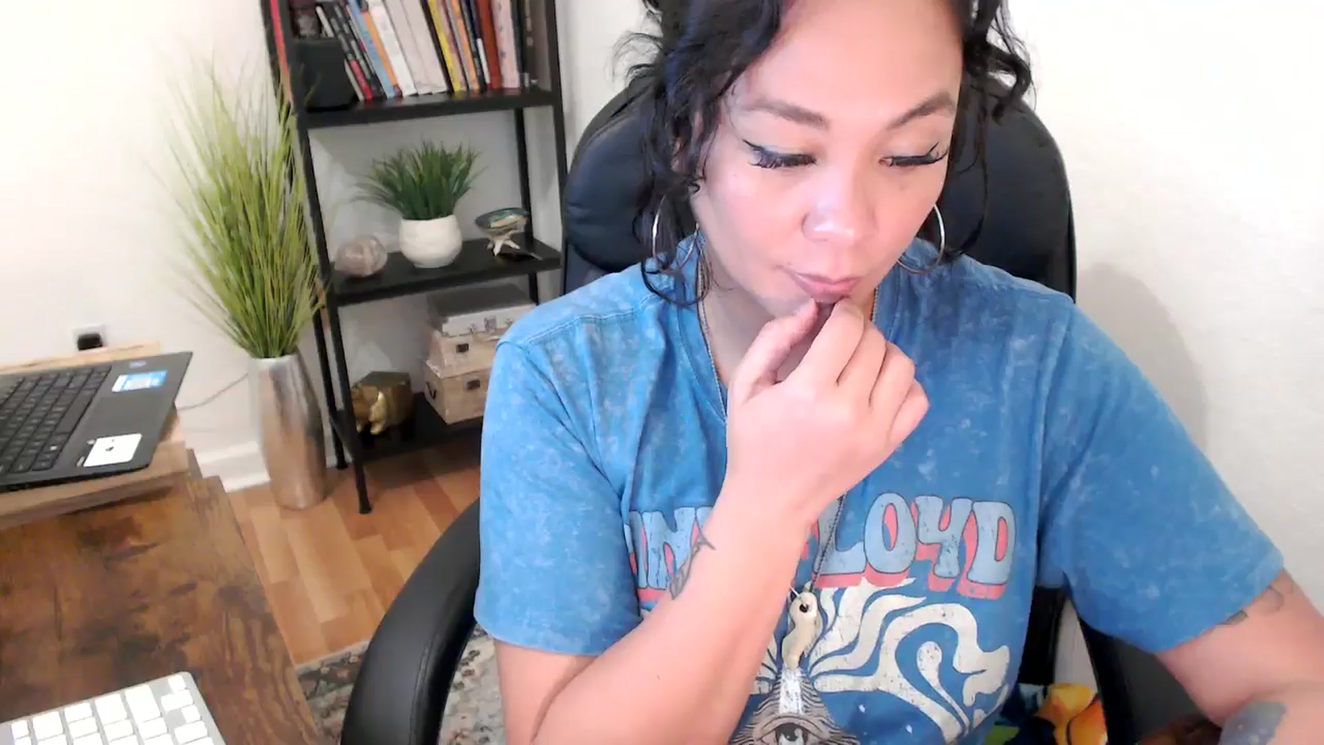 Gallery image thumbnail from MickaylaMinx's myfreecams stream on, 11/04/2024, 21:42 image 19 of 20