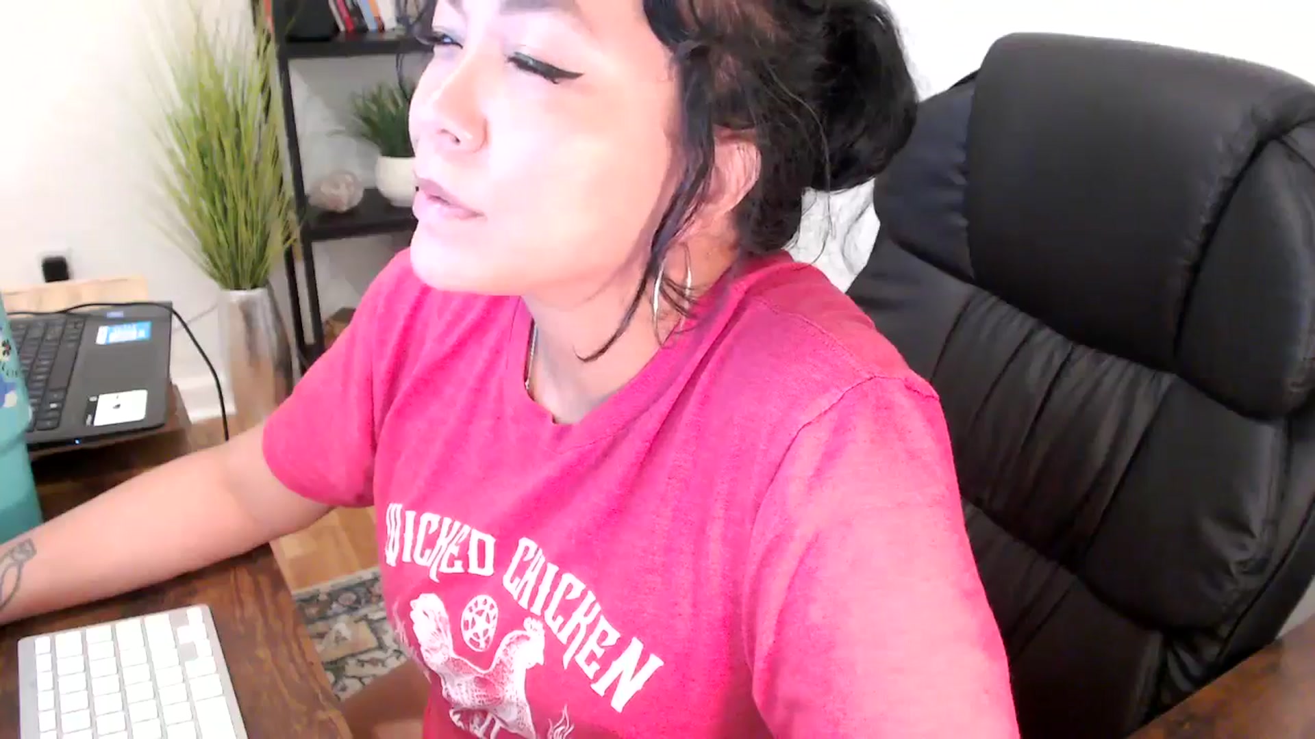 Gallery image thumbnail from MickaylaMinx's myfreecams stream on, 11/05/2024, 15:43 image 18 of 20