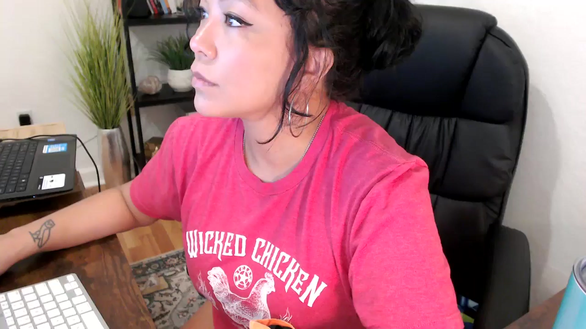 Gallery image thumbnail from MickaylaMinx's myfreecams stream on, 11/05/2024, 16:20 image 12 of 20