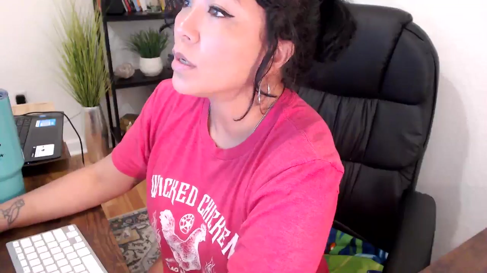 Gallery image thumbnail from MickaylaMinx's myfreecams stream on, 11/05/2024, 16:20 image 4 of 20