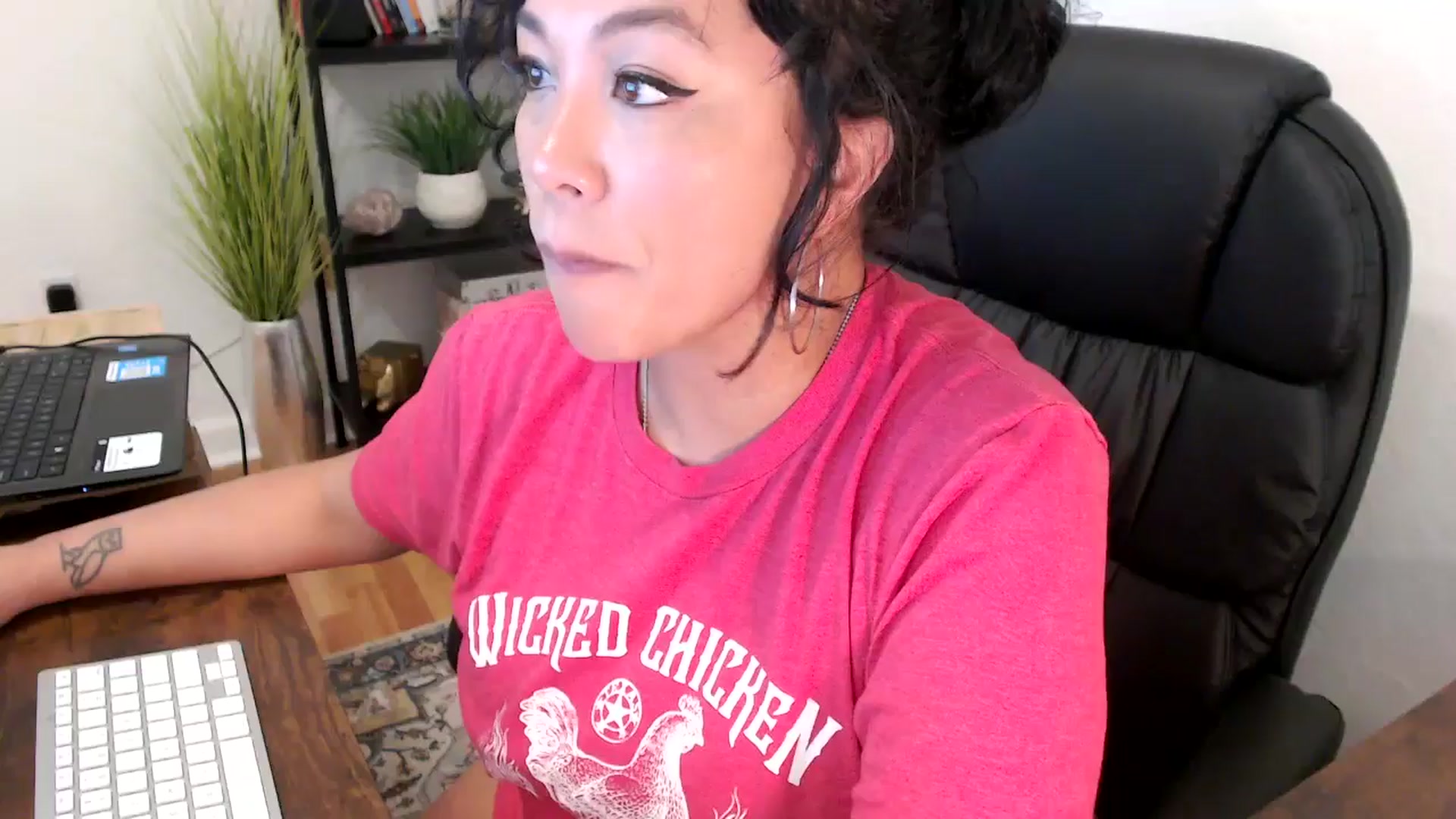 Gallery image thumbnail from MickaylaMinx's myfreecams stream on, 11/05/2024, 16:49 image 17 of 20