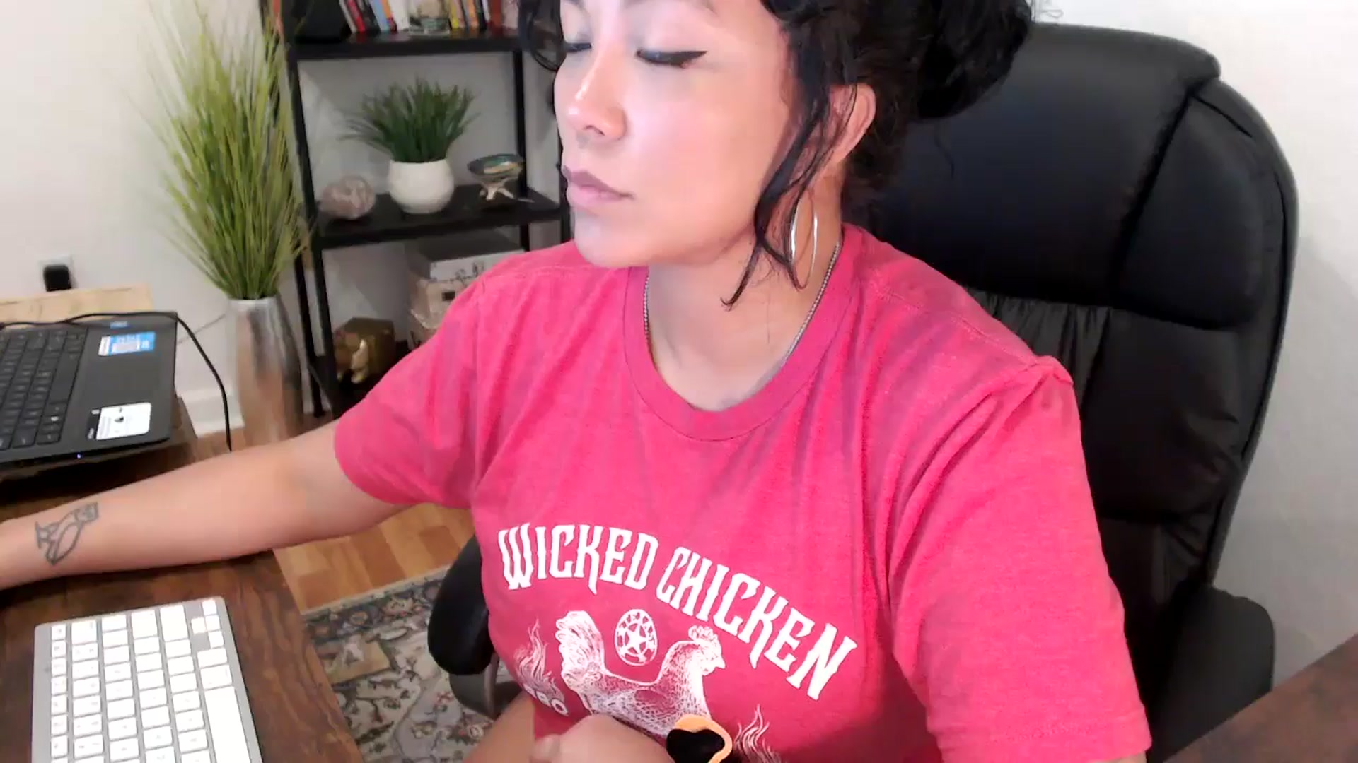 Gallery image thumbnail from MickaylaMinx's myfreecams stream on, 11/05/2024, 17:01 image 1 of 20