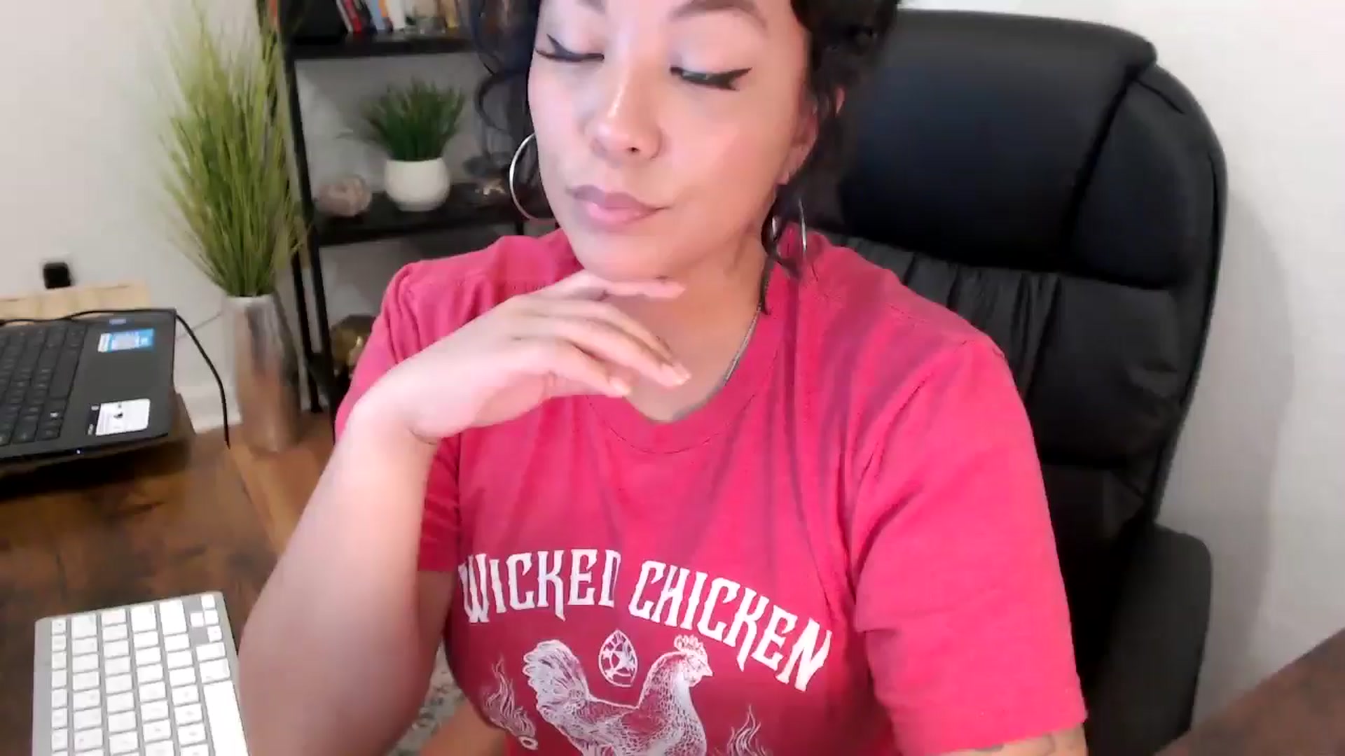 Gallery image thumbnail from MickaylaMinx's myfreecams stream on, 11/05/2024, 17:01 image 7 of 20