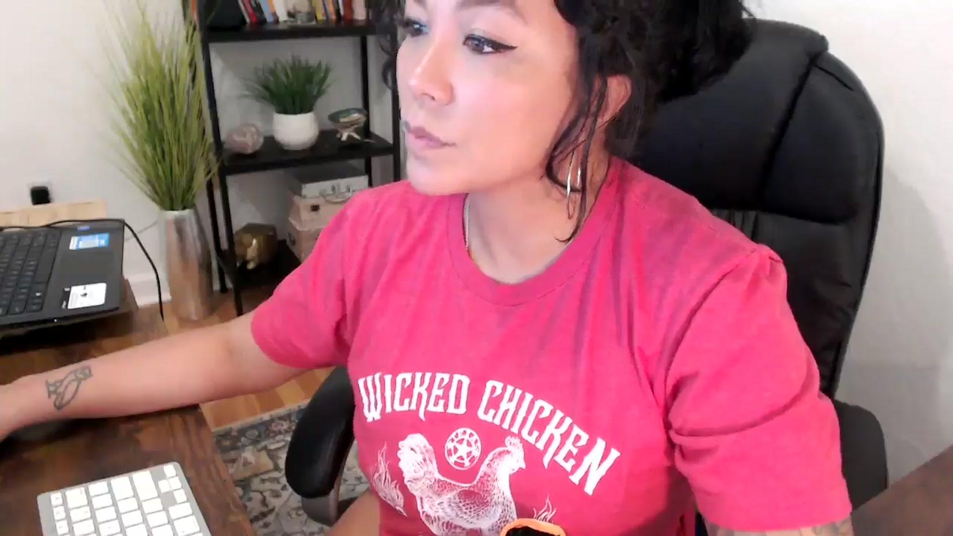 Gallery image thumbnail from MickaylaMinx's myfreecams stream on, 11/05/2024, 17:17 image 10 of 20