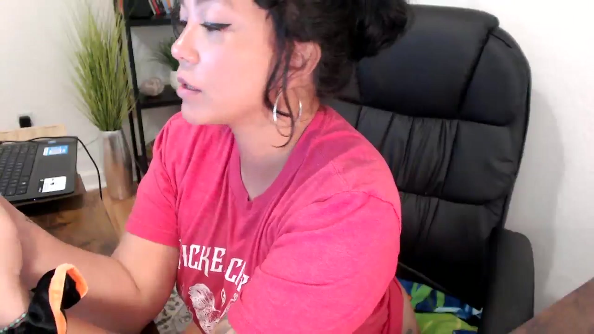 Gallery image thumbnail from MickaylaMinx's myfreecams stream on, 11/05/2024, 17:17 image 4 of 20