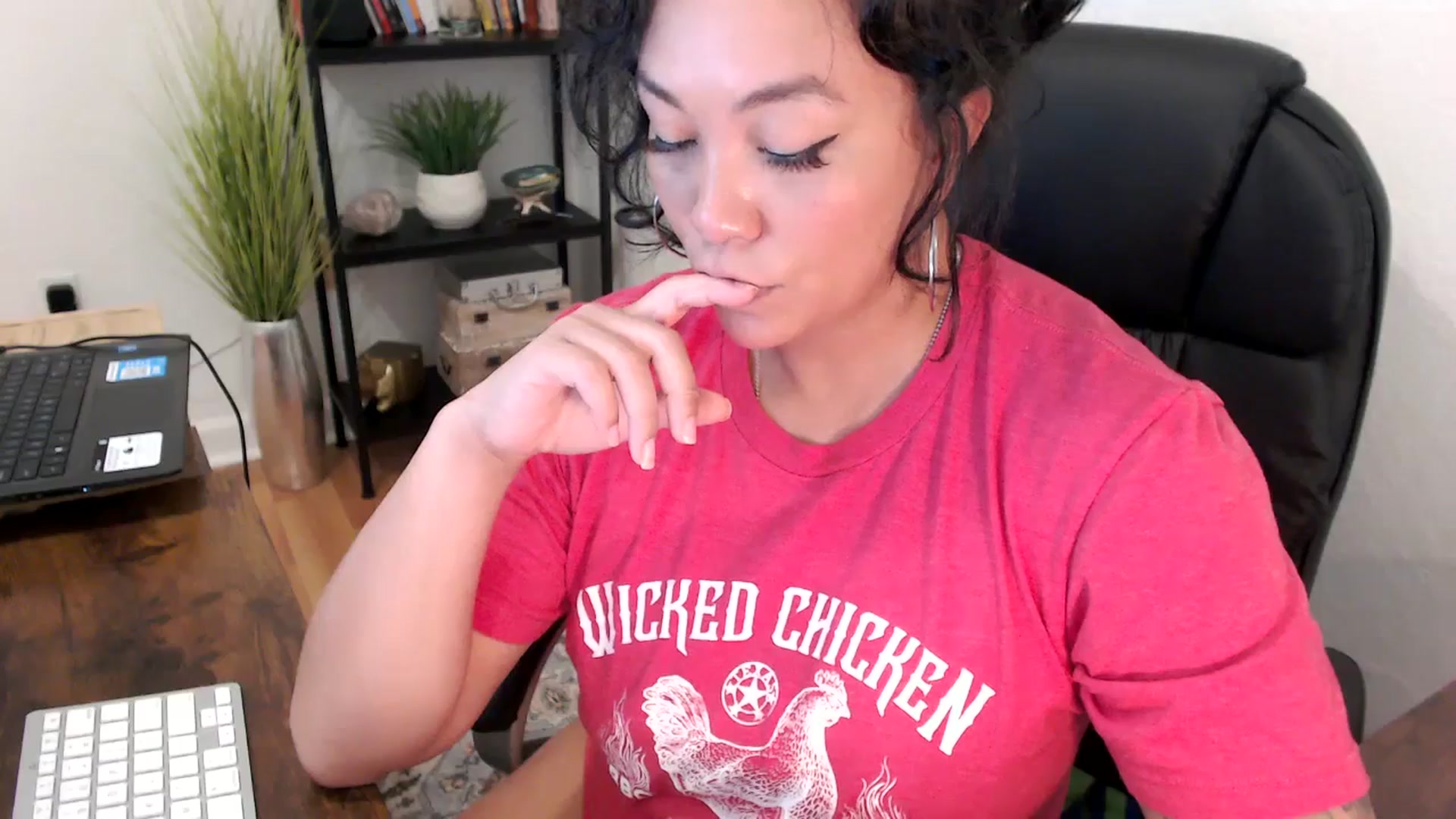 Gallery image thumbnail from MickaylaMinx's myfreecams stream on, 11/05/2024, 17:17 image 16 of 20