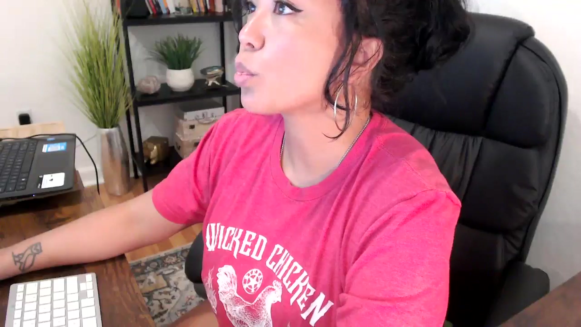 Gallery image thumbnail from MickaylaMinx's myfreecams stream on, 11/05/2024, 17:17 image 20 of 20