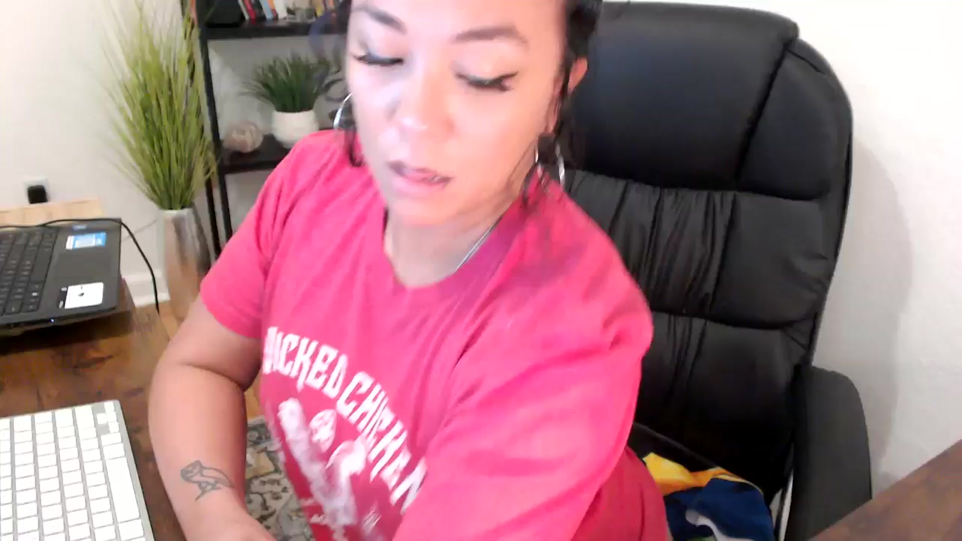Gallery image thumbnail from MickaylaMinx's myfreecams stream on, 11/05/2024, 18:54 image 8 of 20
