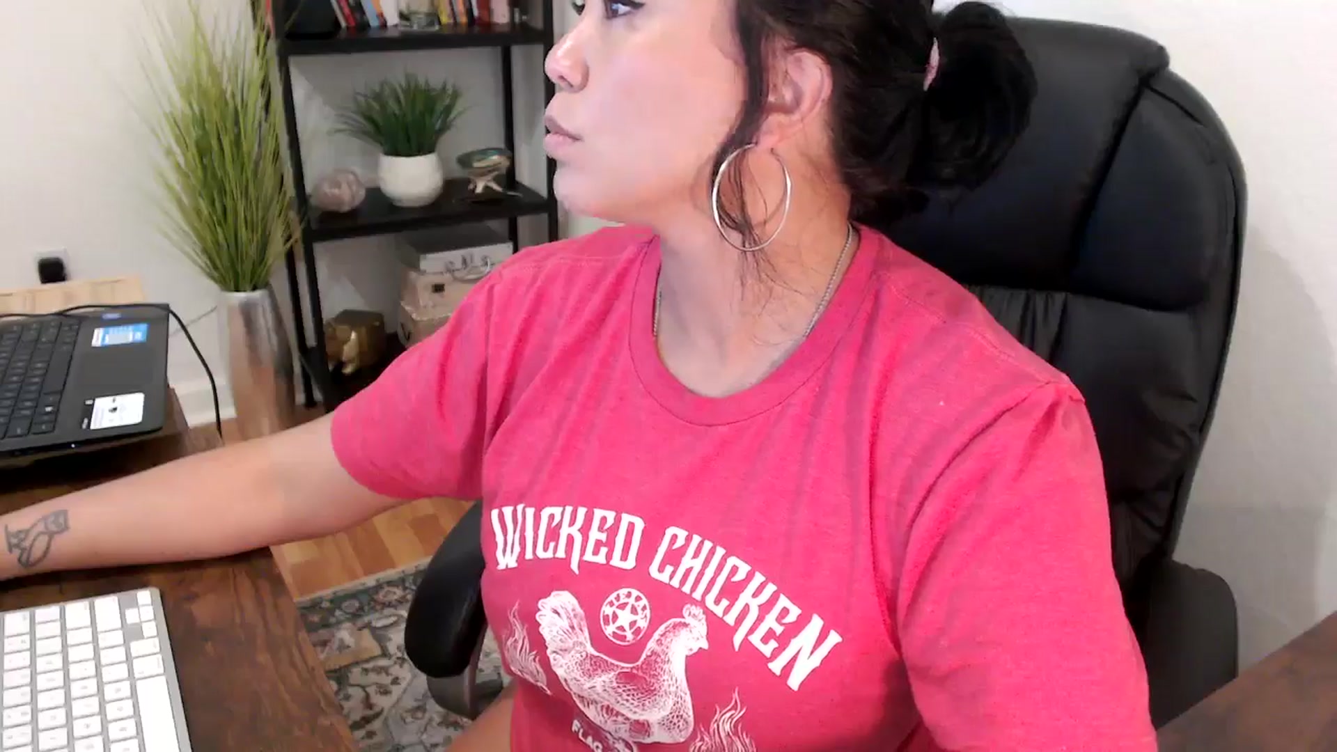 Gallery image thumbnail from MickaylaMinx's myfreecams stream on, 11/05/2024, 18:54 image 15 of 20