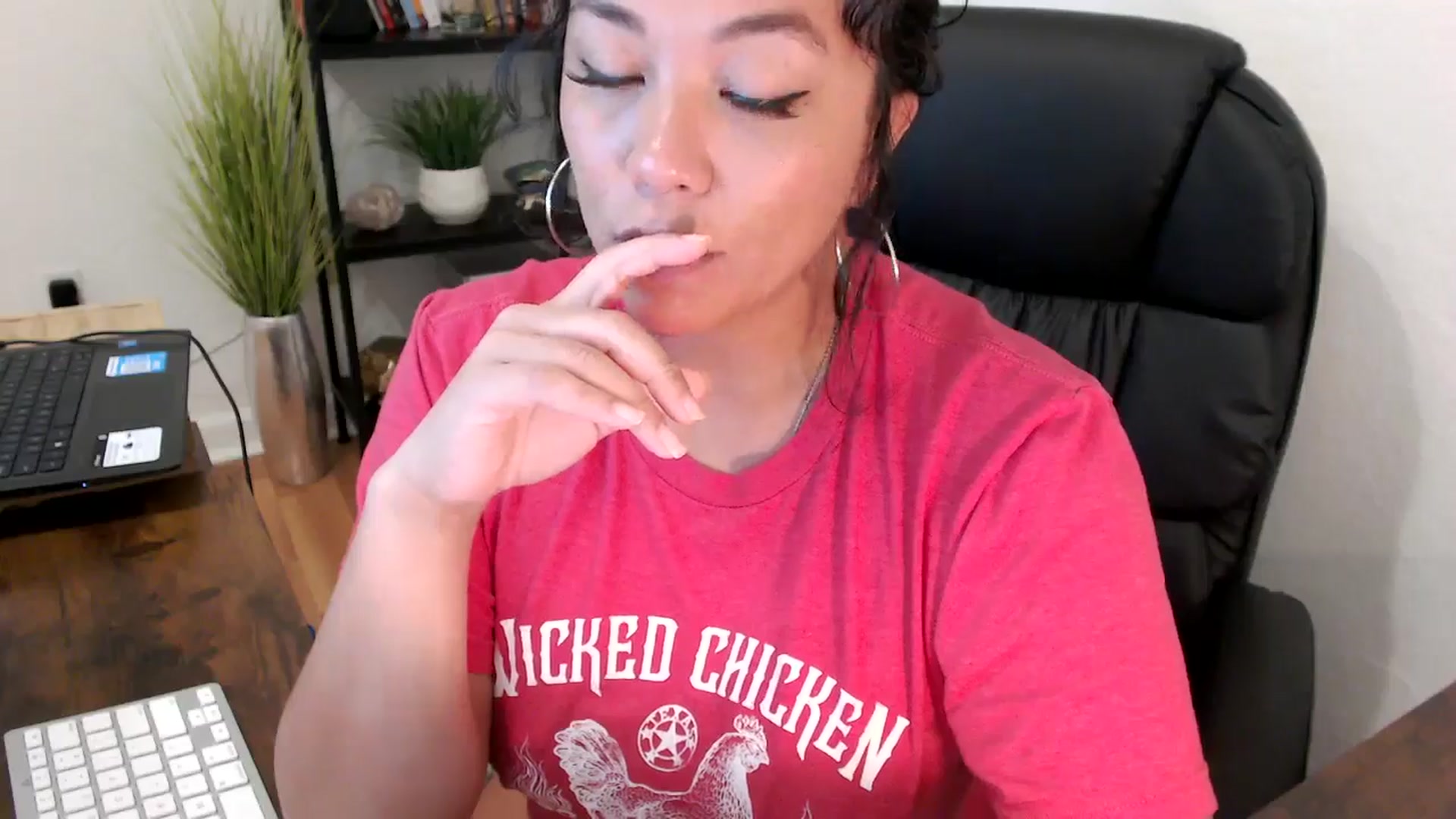 Gallery image thumbnail from MickaylaMinx's myfreecams stream on, 11/05/2024, 19:40 image 3 of 20